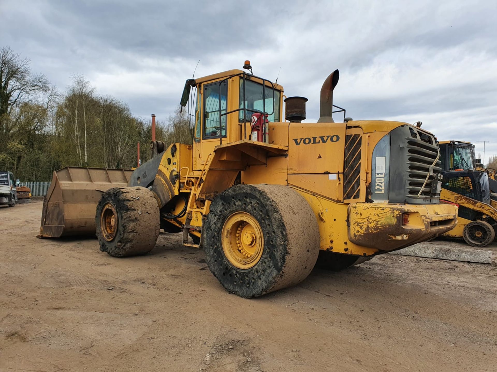 Volvo L220E Loading Shovel 2004 - Image 3 of 3