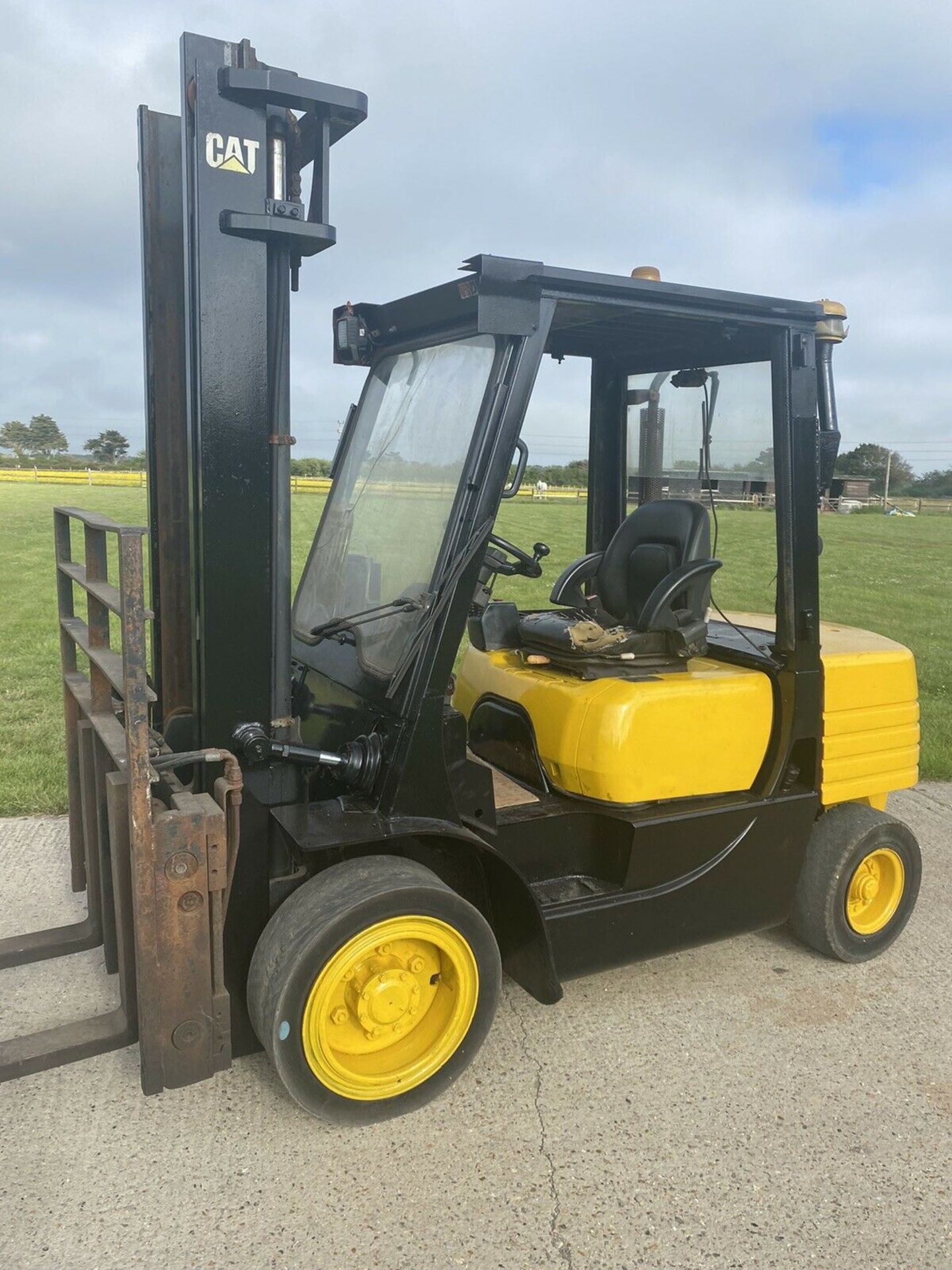 Caterpillar diesel forklift. - Image 2 of 3