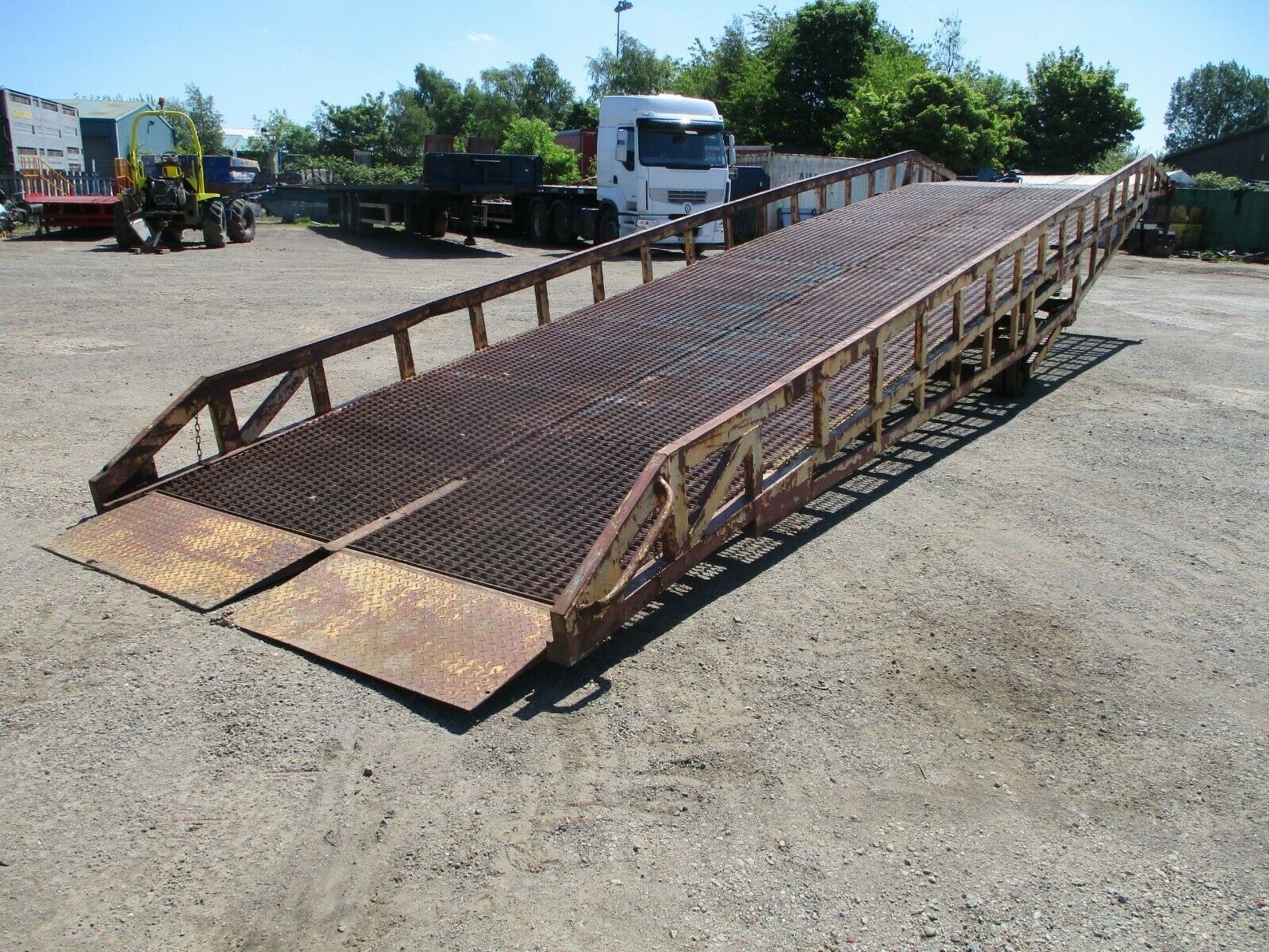 Container loading ramp - Image 10 of 10