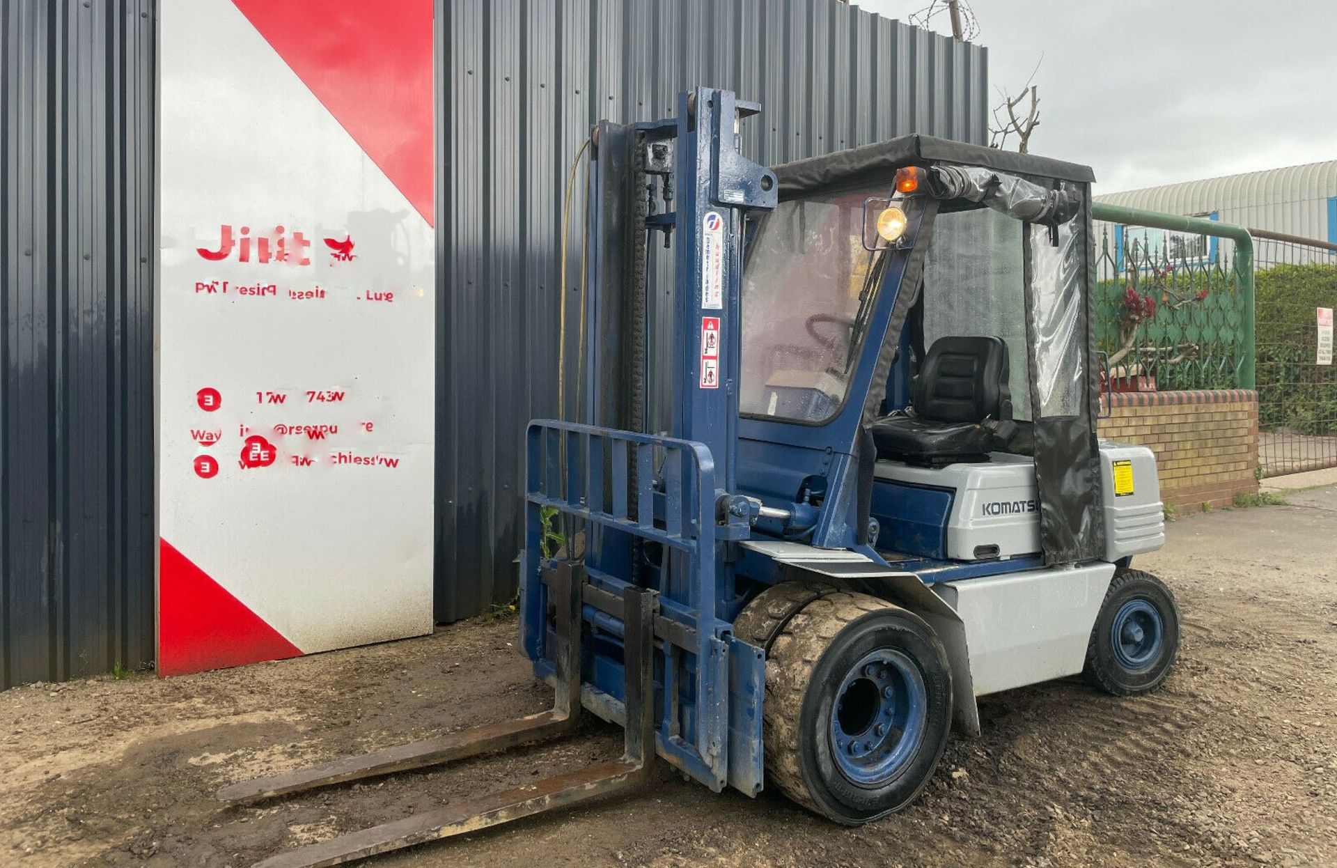 Komatsu fd20 t-11e diesel forklift 1992 - Image 3 of 12