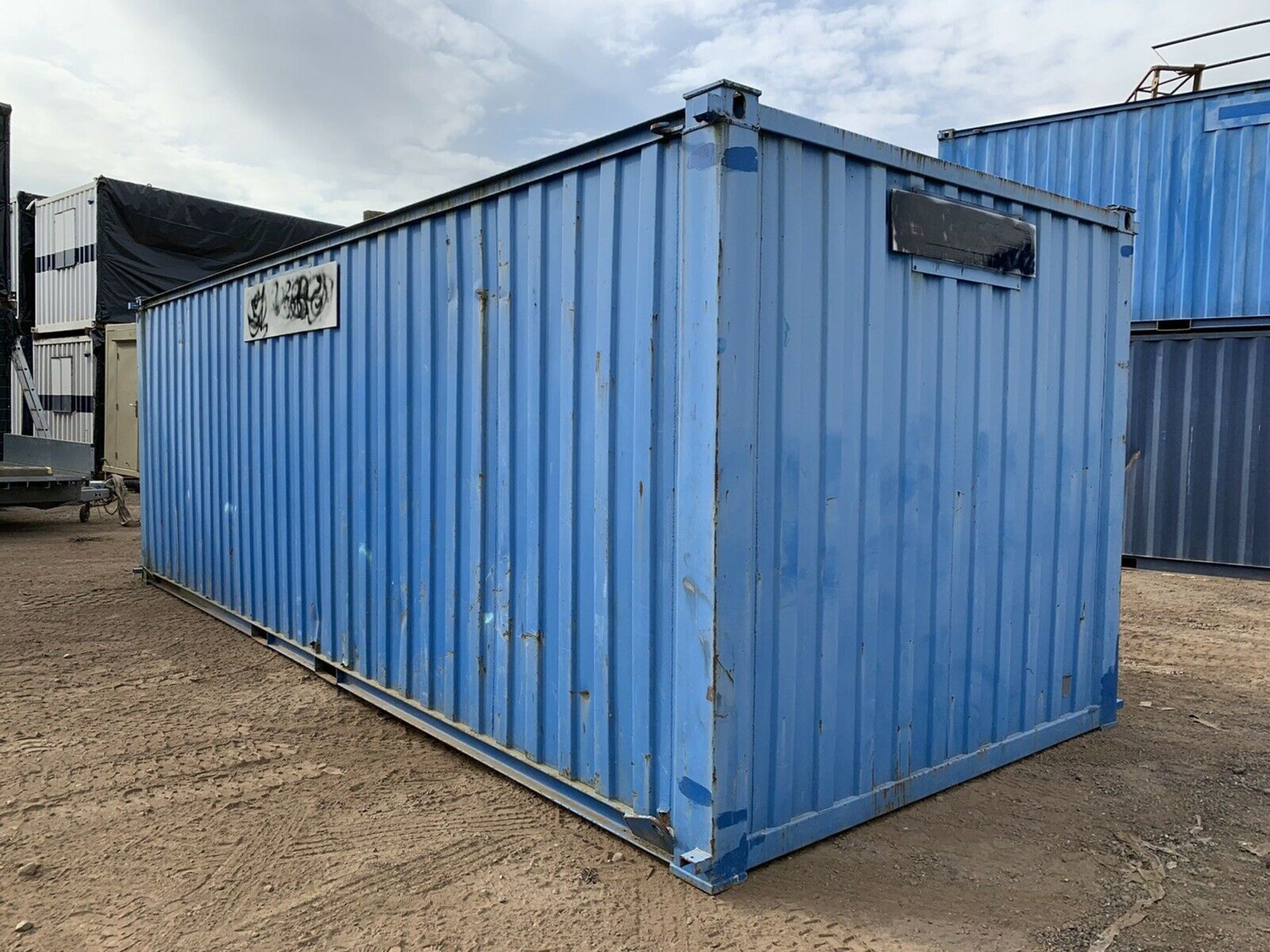 Anti Vandal Steel Portable Office 24ft x 9ft - Image 2 of 4