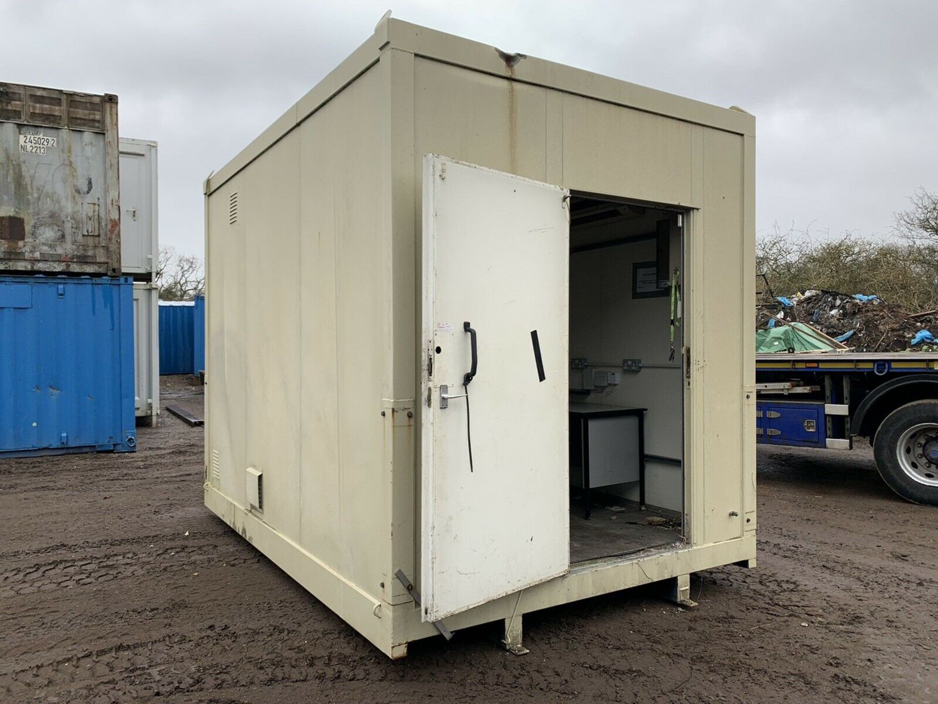 Portable Office / Storage Unit Insulated With Air Conditioning 12ft x 8ft - Image 5 of 9