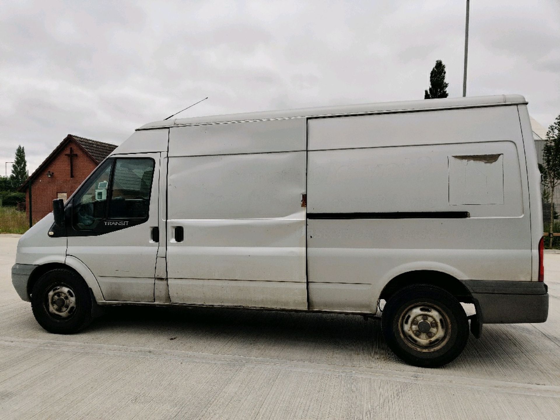 ENTRY DIRECT FROM LOCAL AUTHORITY FORD Transit 110 T350L FWD - Image 4 of 12