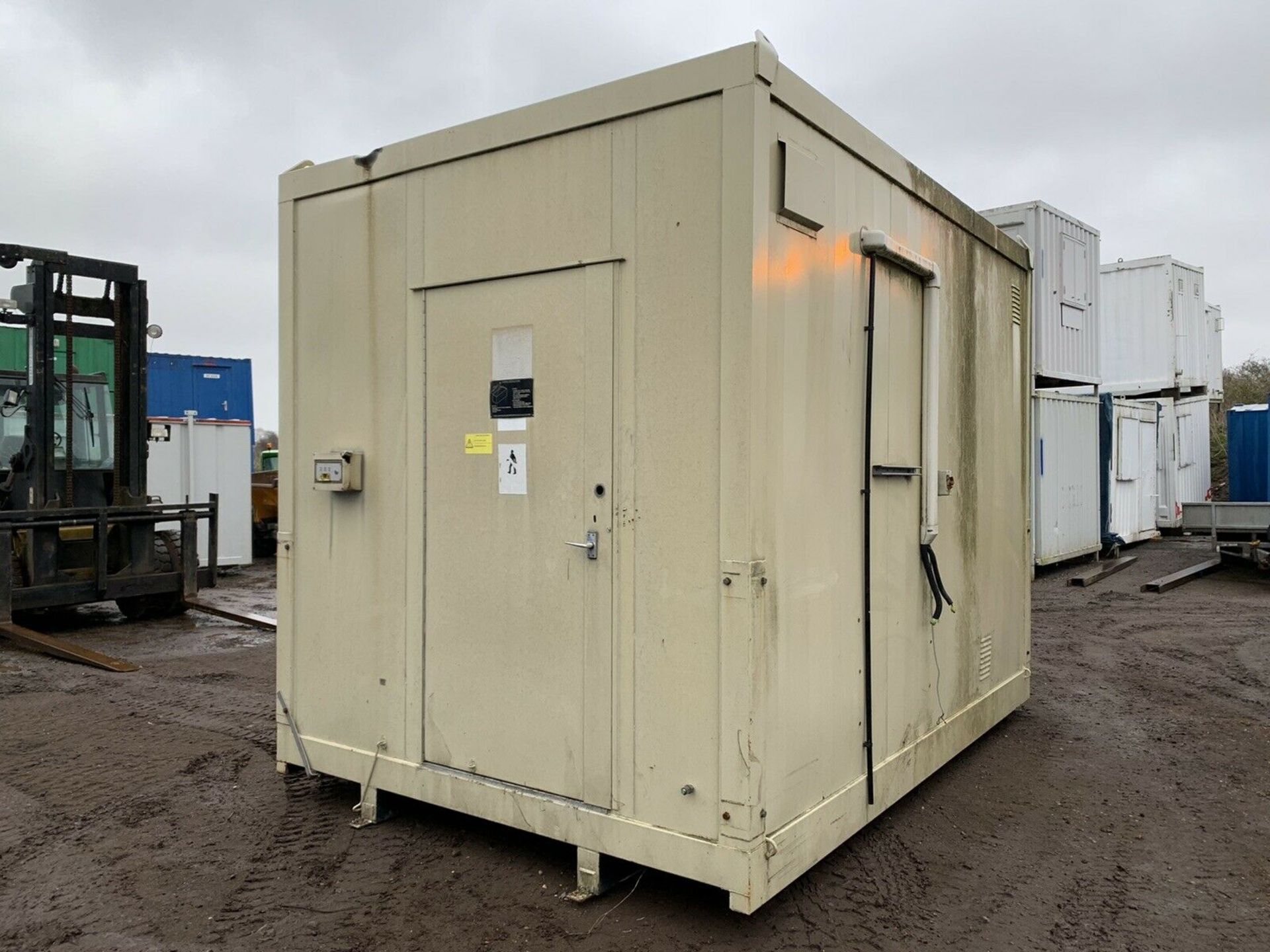 Portable Office / Storage Unit Insulated With Air Conditioning 12ft x 8ft - Image 2 of 9