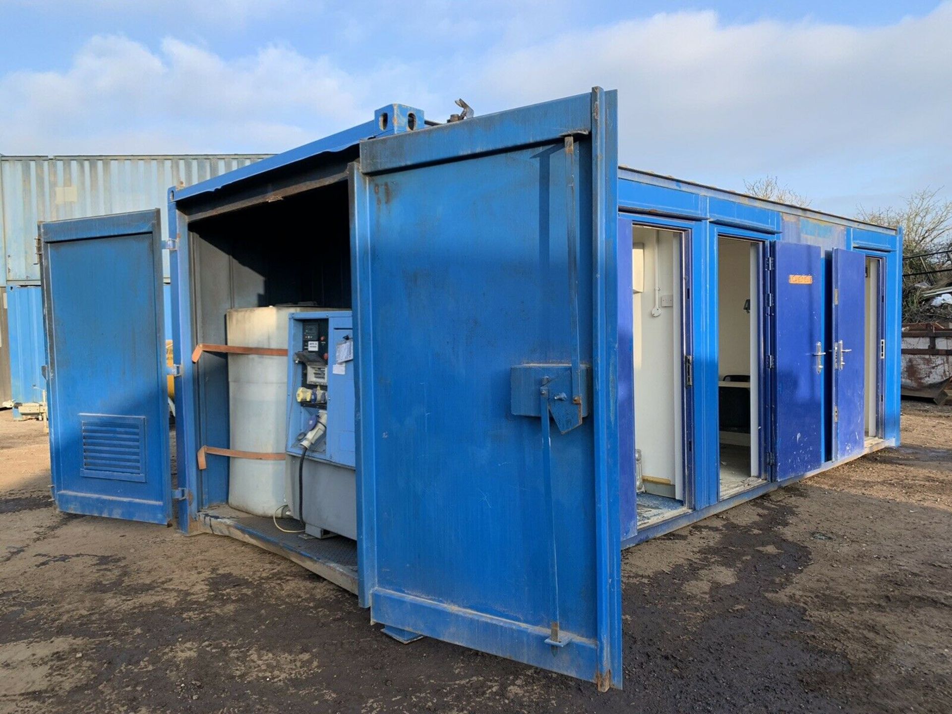 Anti Vandal Steel Portable Welfare Unit Complete With Generator. - Image 5 of 9