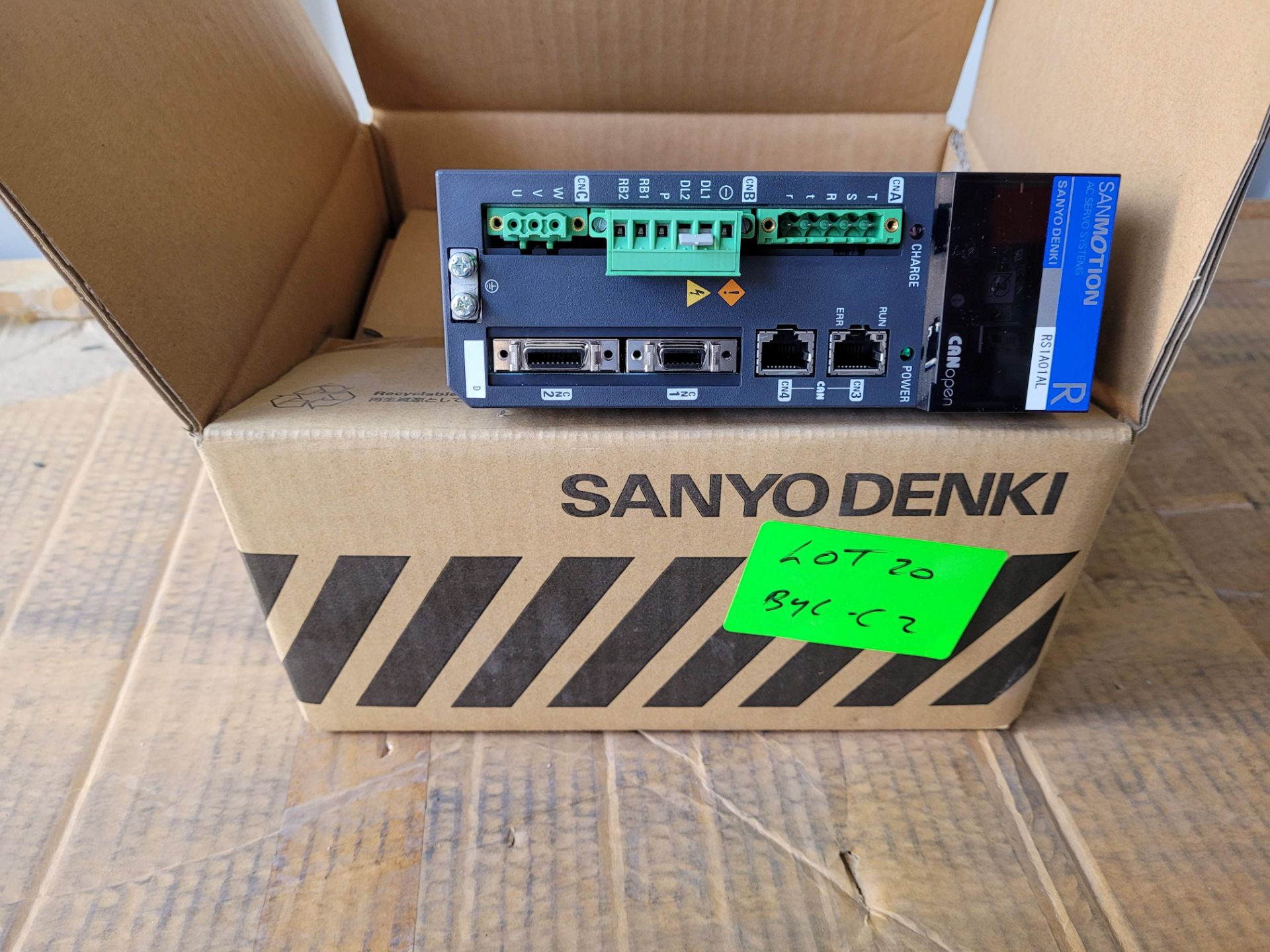 Servo amplifier with canopen, Sanyo Denki