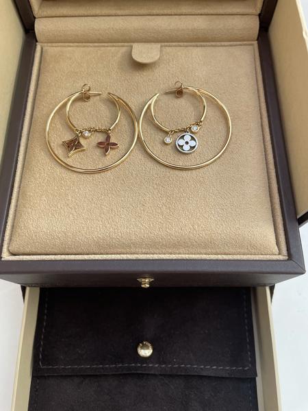 Louis Vuitton Diamond Earrings - Image 4 of 7