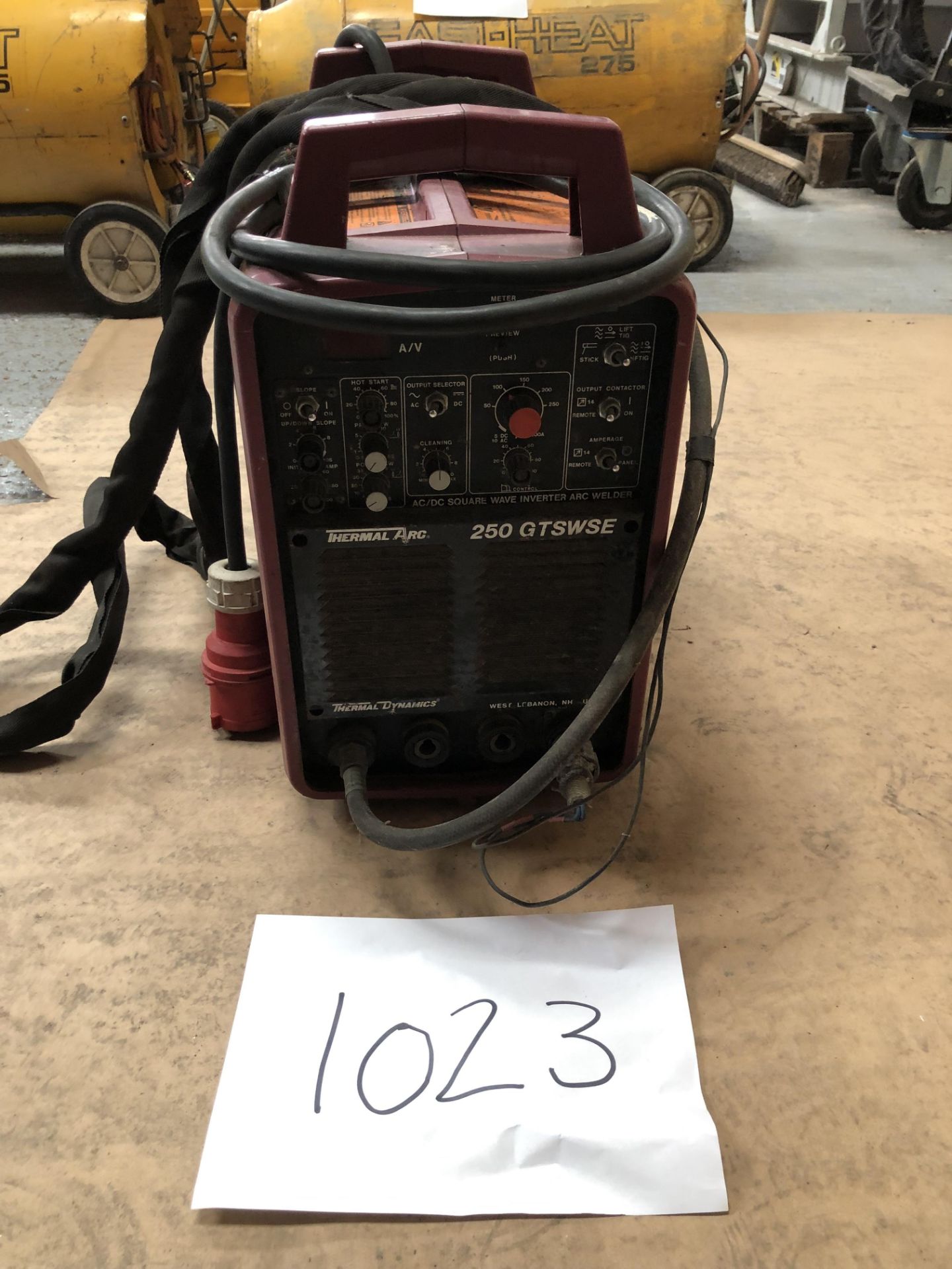 Thermal Arc 250 GTSWSE AC/DC square Wave invertor Arc Welder - Image 2 of 3