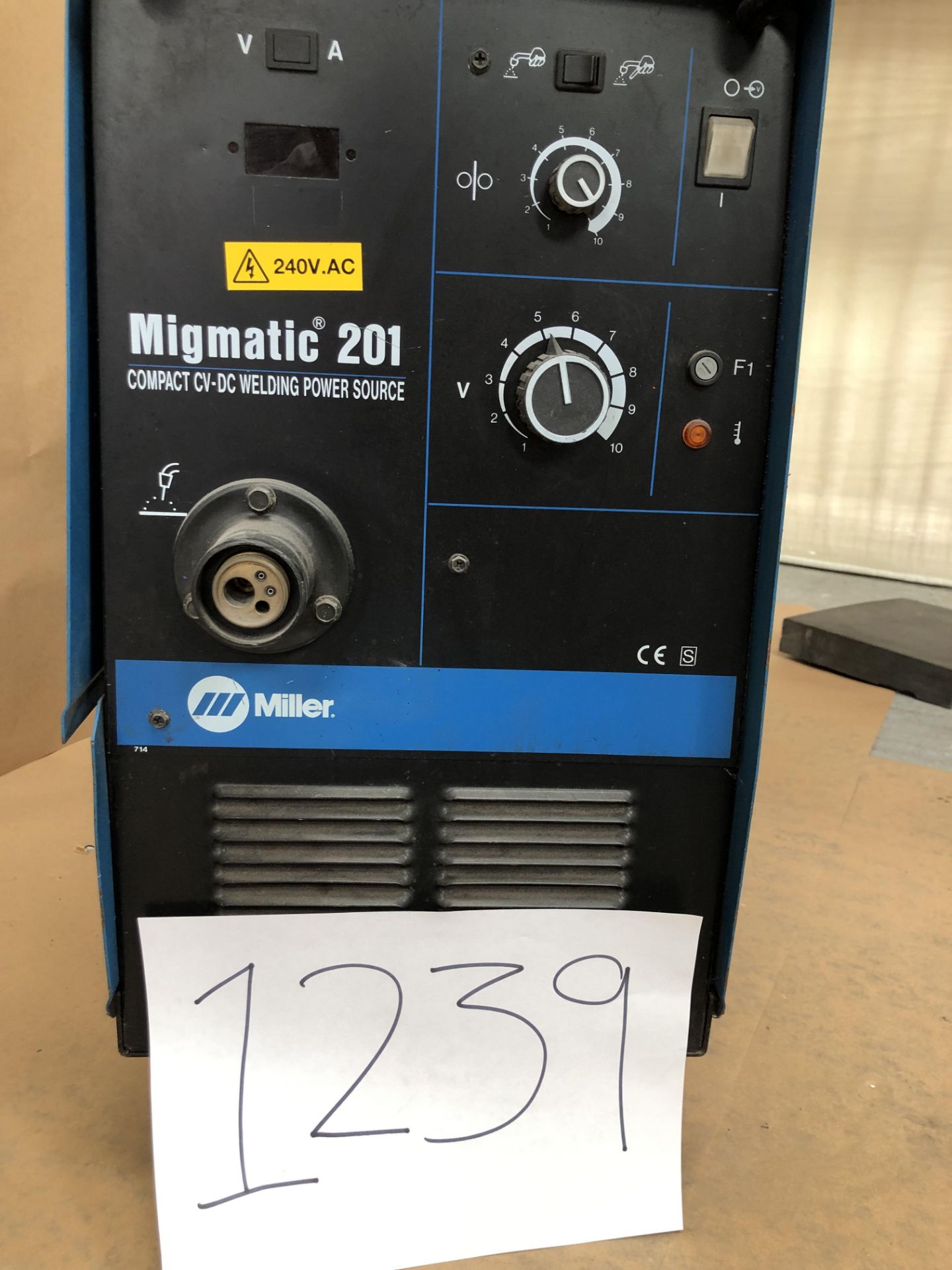 Miller Migmatic 201 Compact CV/DC welding Power Source - Image 5 of 5