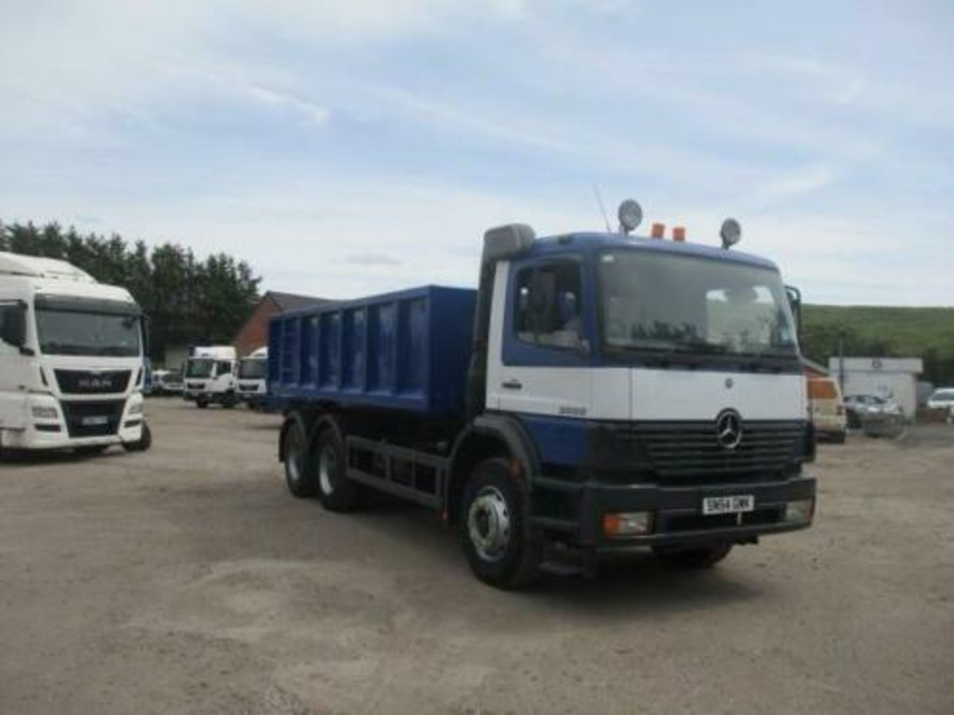 Mercedes 2633b Tipper with hub reduction 2004