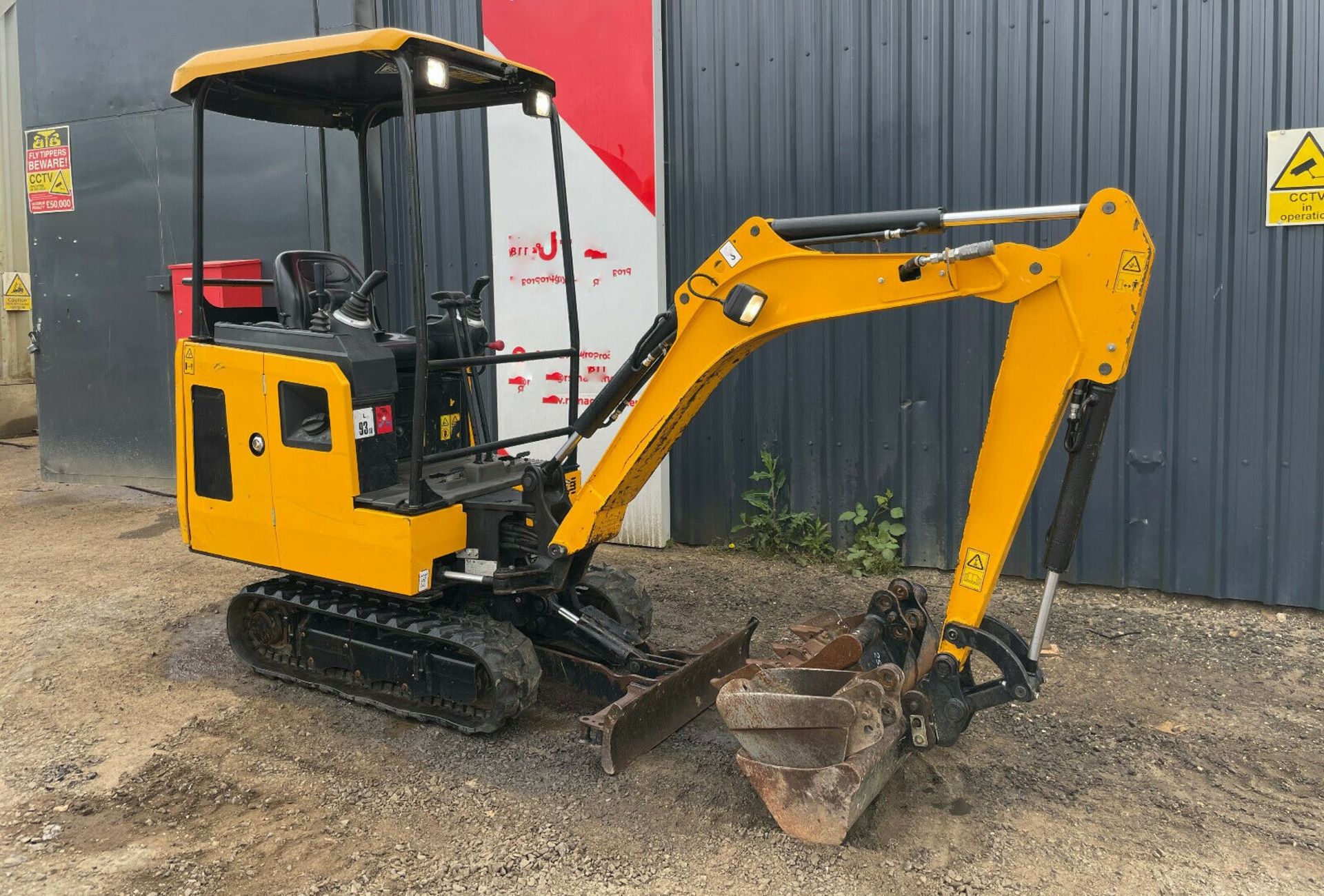 Jcb 15c-1 Mini Excavator 2018 - Image 3 of 12