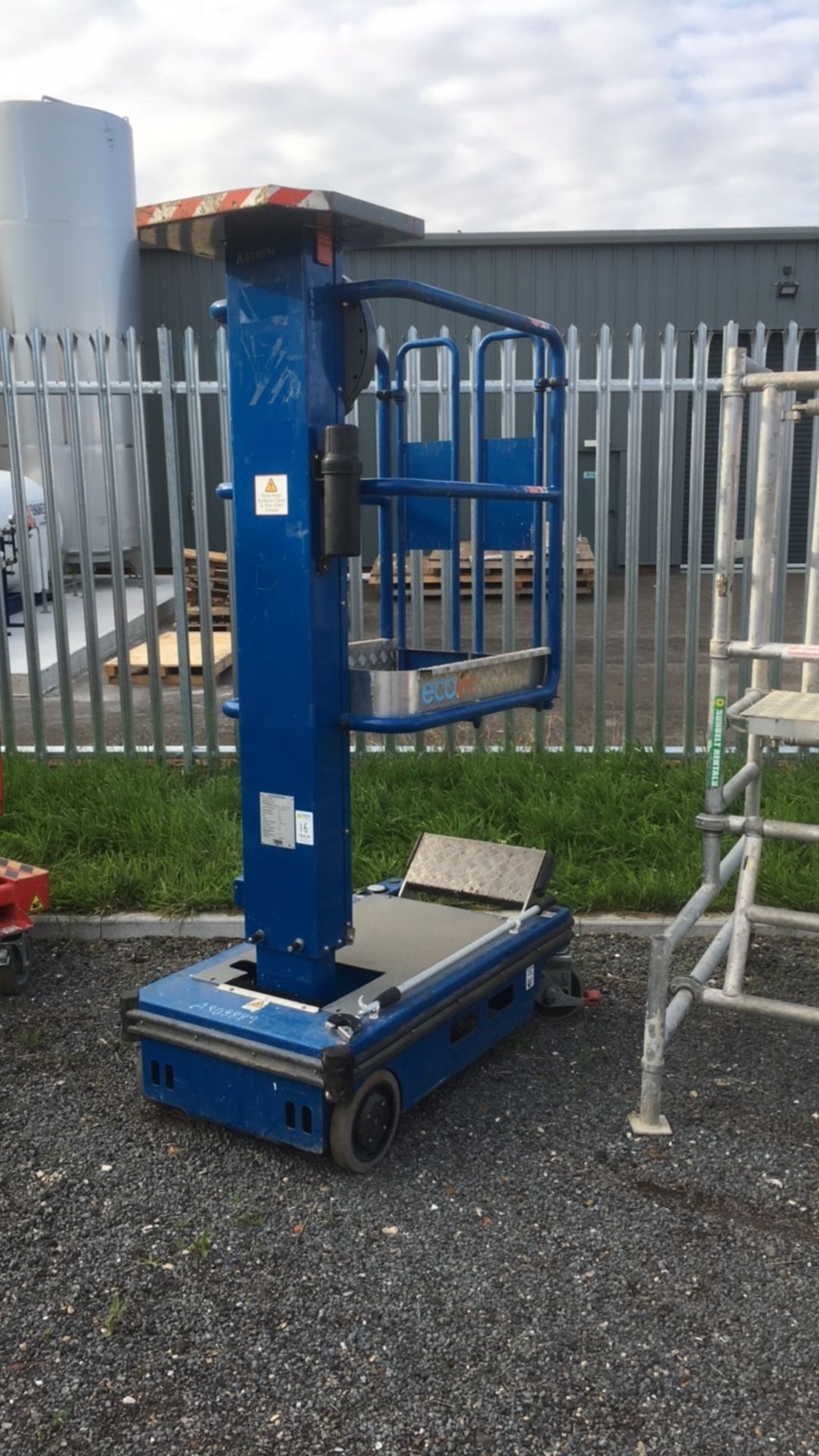 Eco lift access platform (A808889)