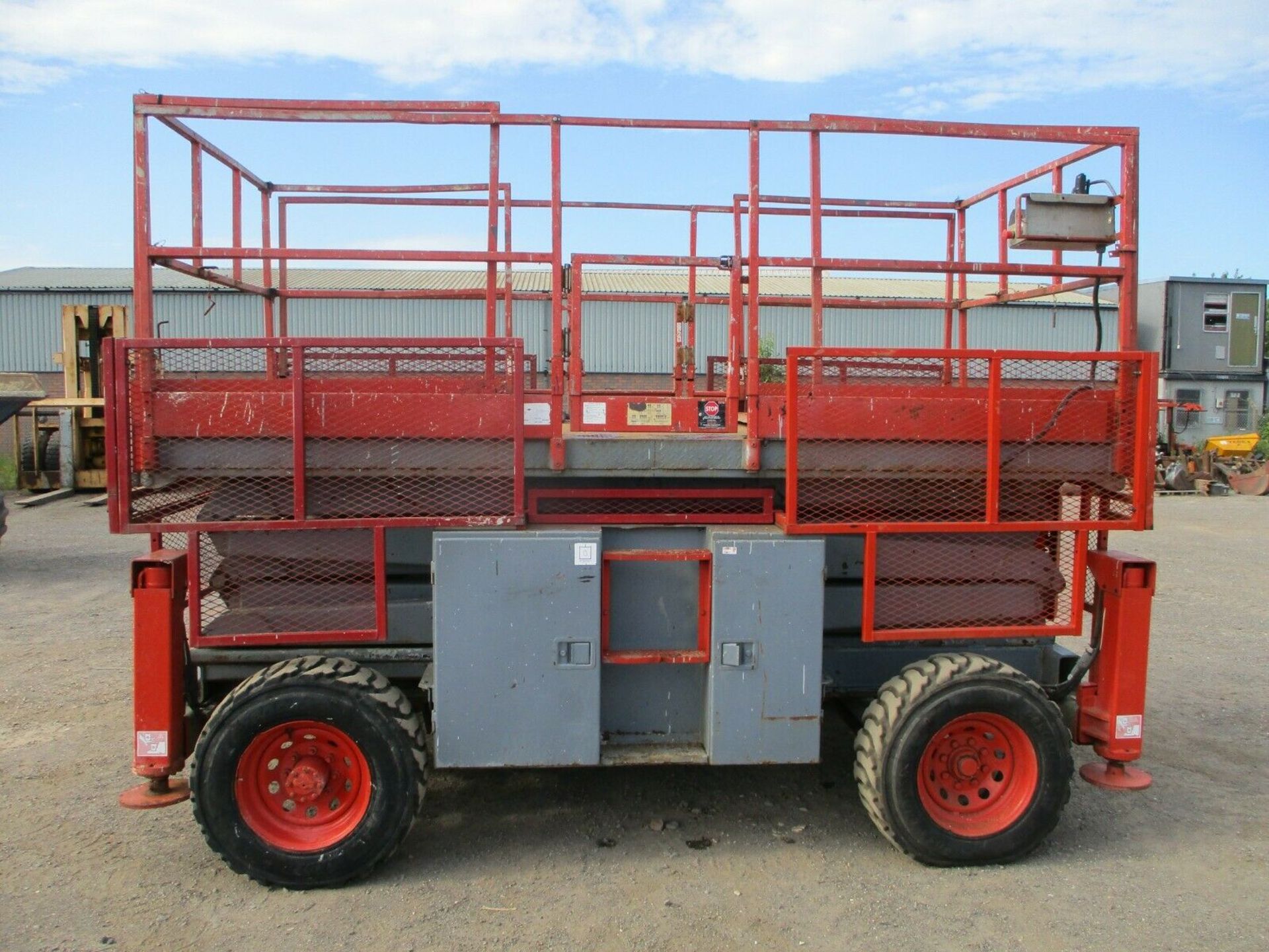 Skyjack SJ8831 Scissor Lift 2004 - Image 2 of 12