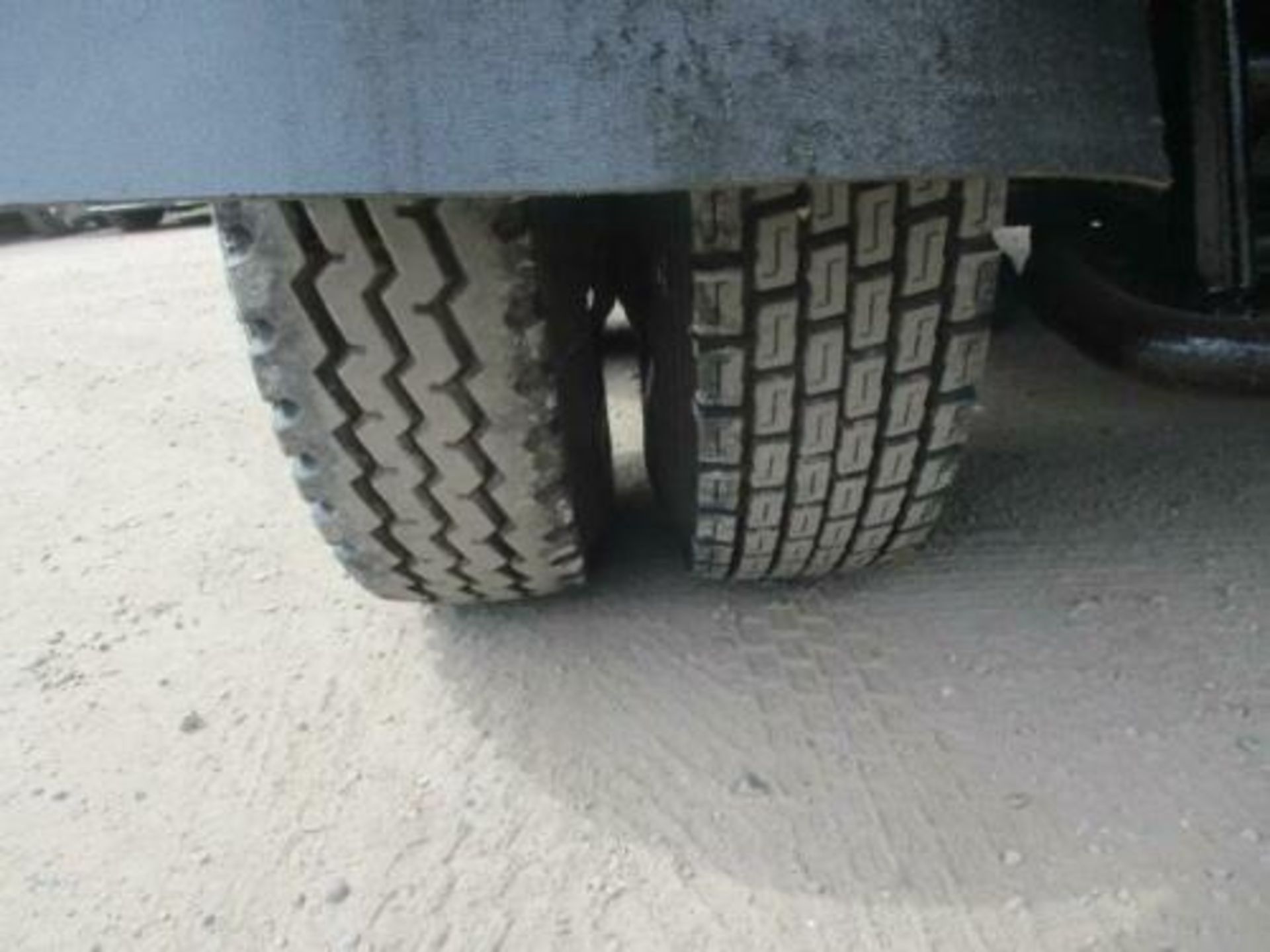 Mercedes 2633b Tipper with hub reduction 2004 - Image 12 of 12