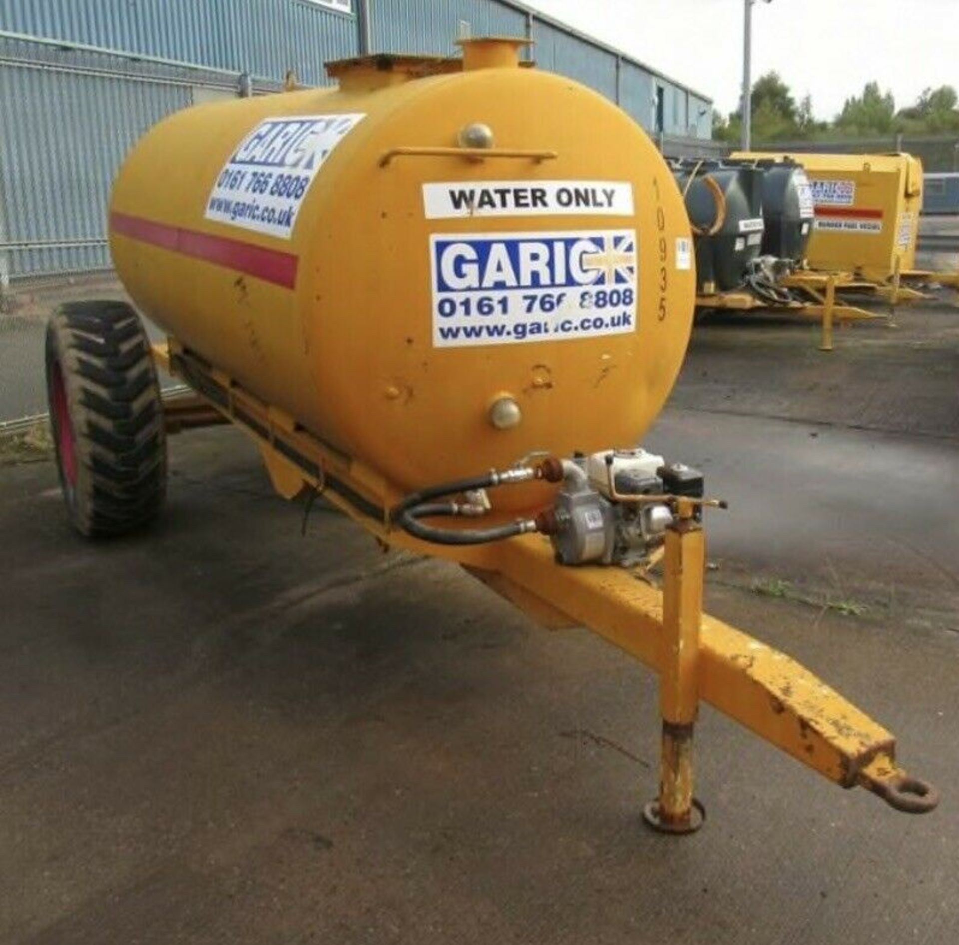 1000 Gallon Towable Water Bowser