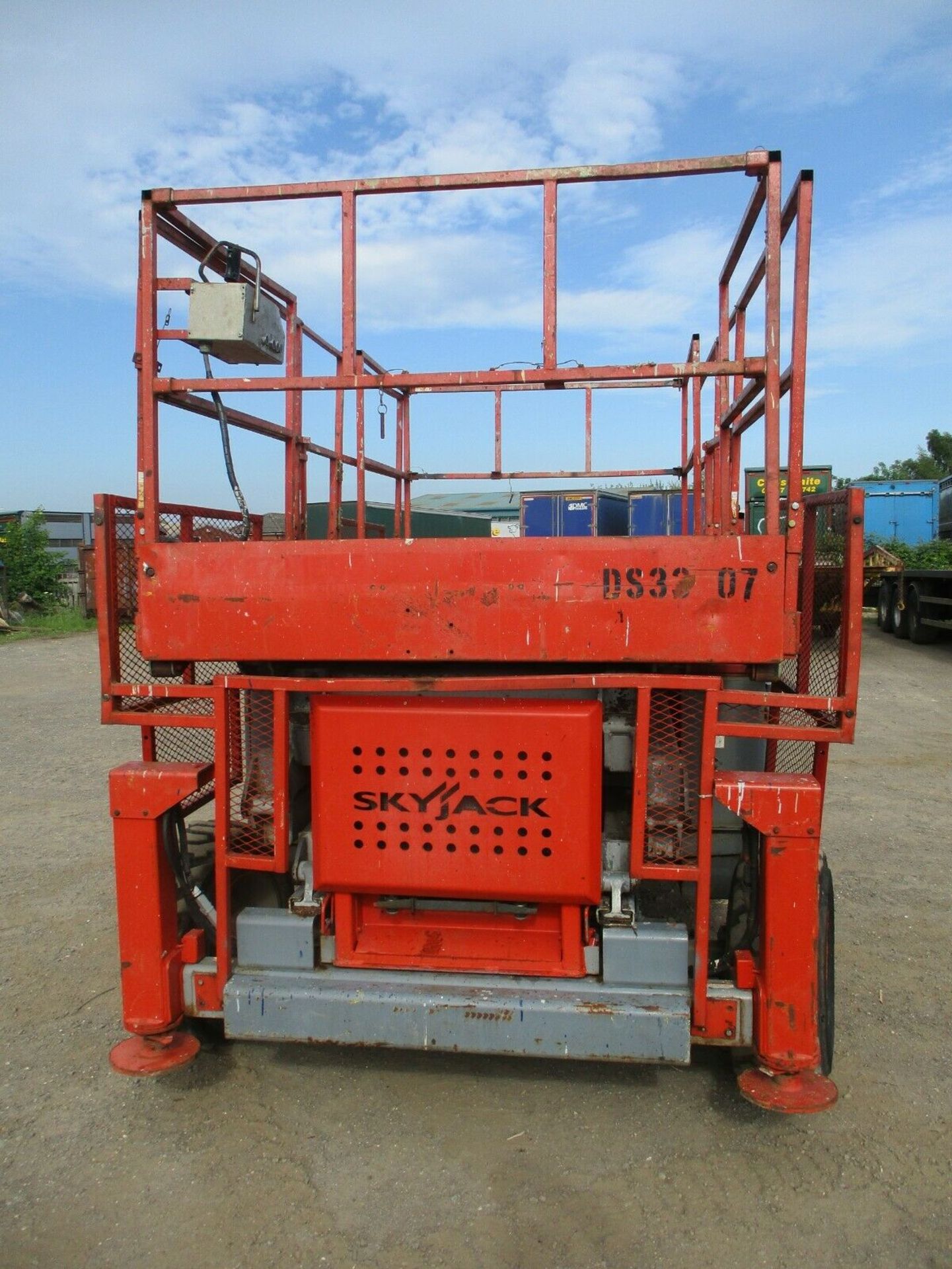 Skyjack SJ8831 Scissor Lift 2004 - Image 11 of 12