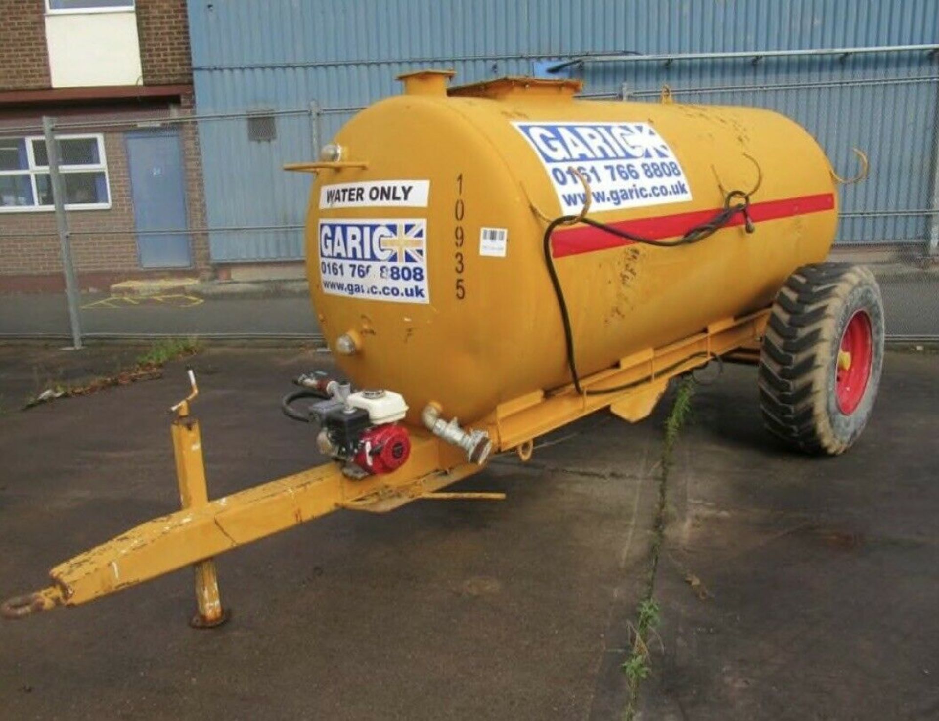 1000 Gallon Towable Water Bowser - Image 2 of 5