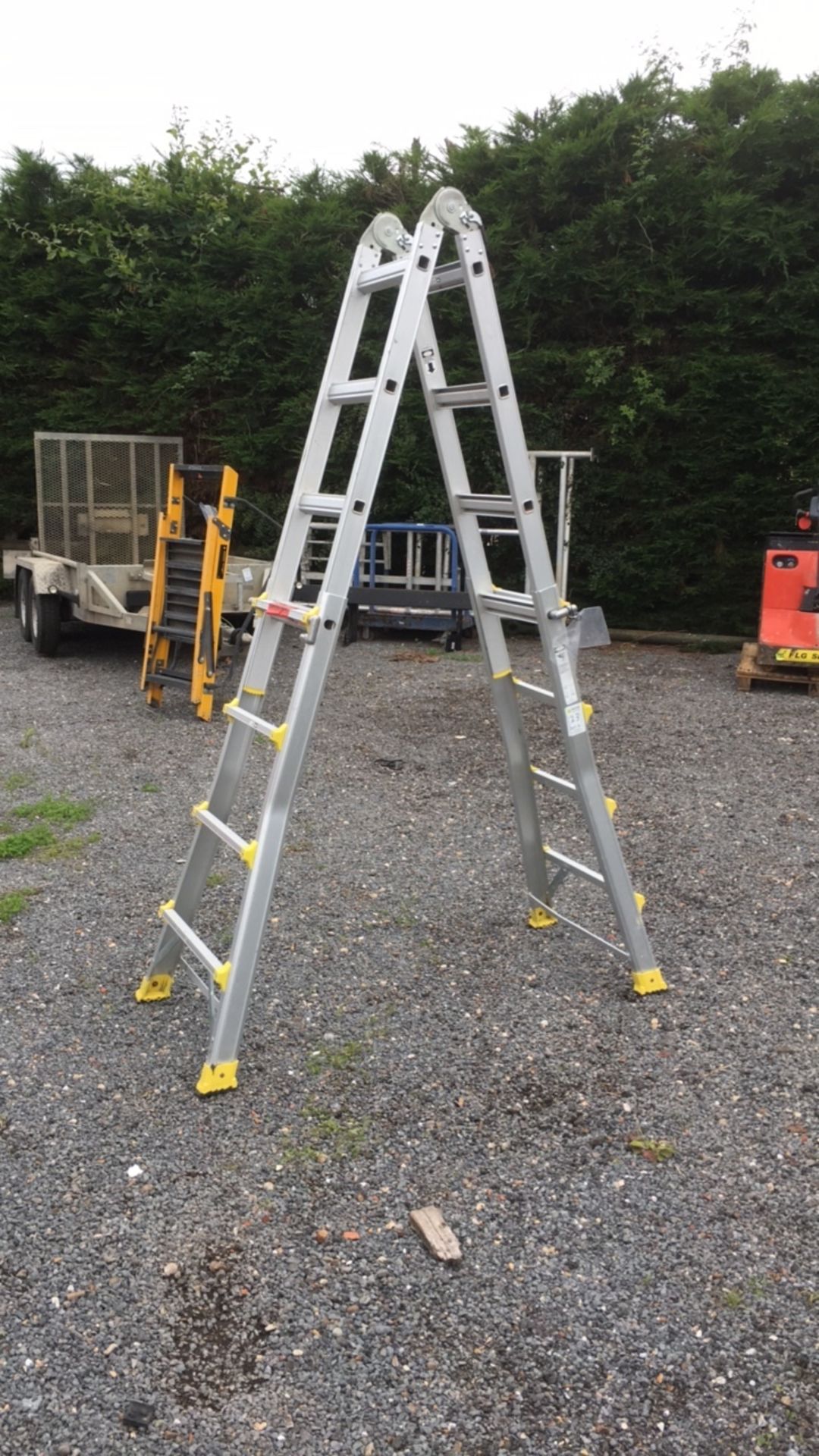 Folding Aluminium Ladder (A849912) - Image 2 of 4