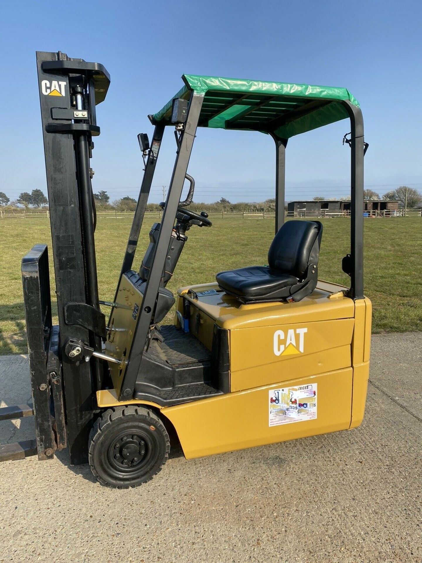 Cat forklift truck. 1.6 tonne lift - Image 3 of 3