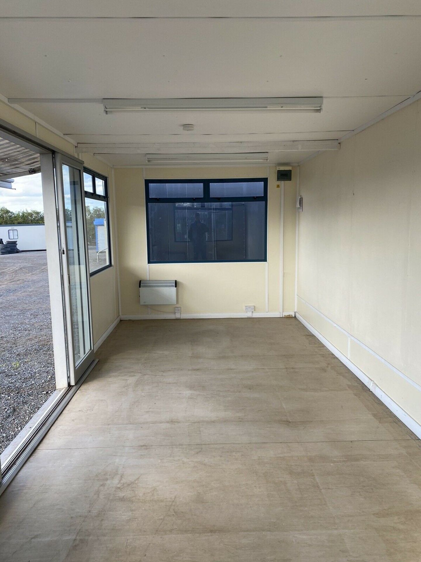 24ft Marketing Suite, Sales Centre Office - Image 11 of 12