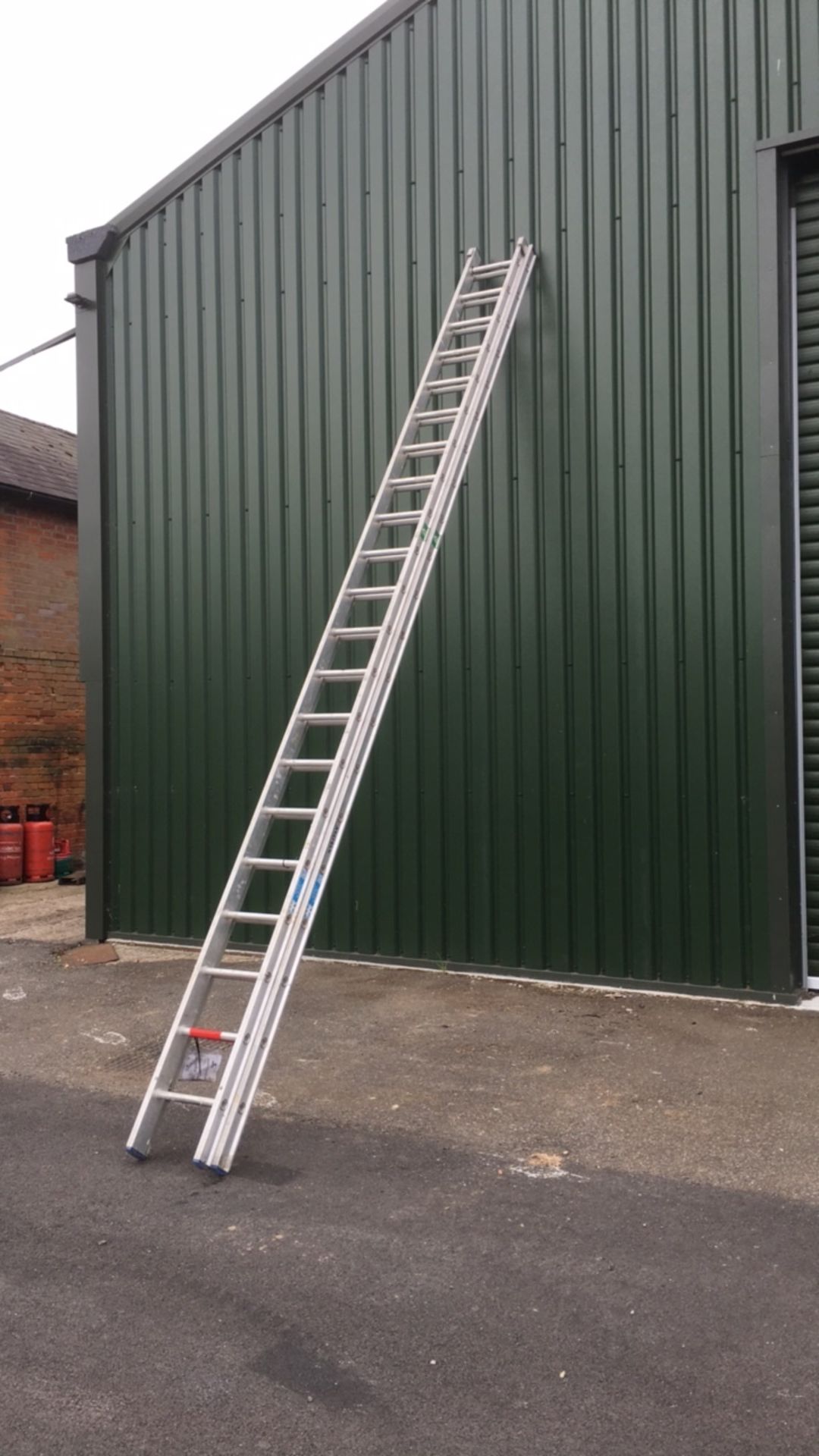 Clow aluminium extending ladder (A761866)
