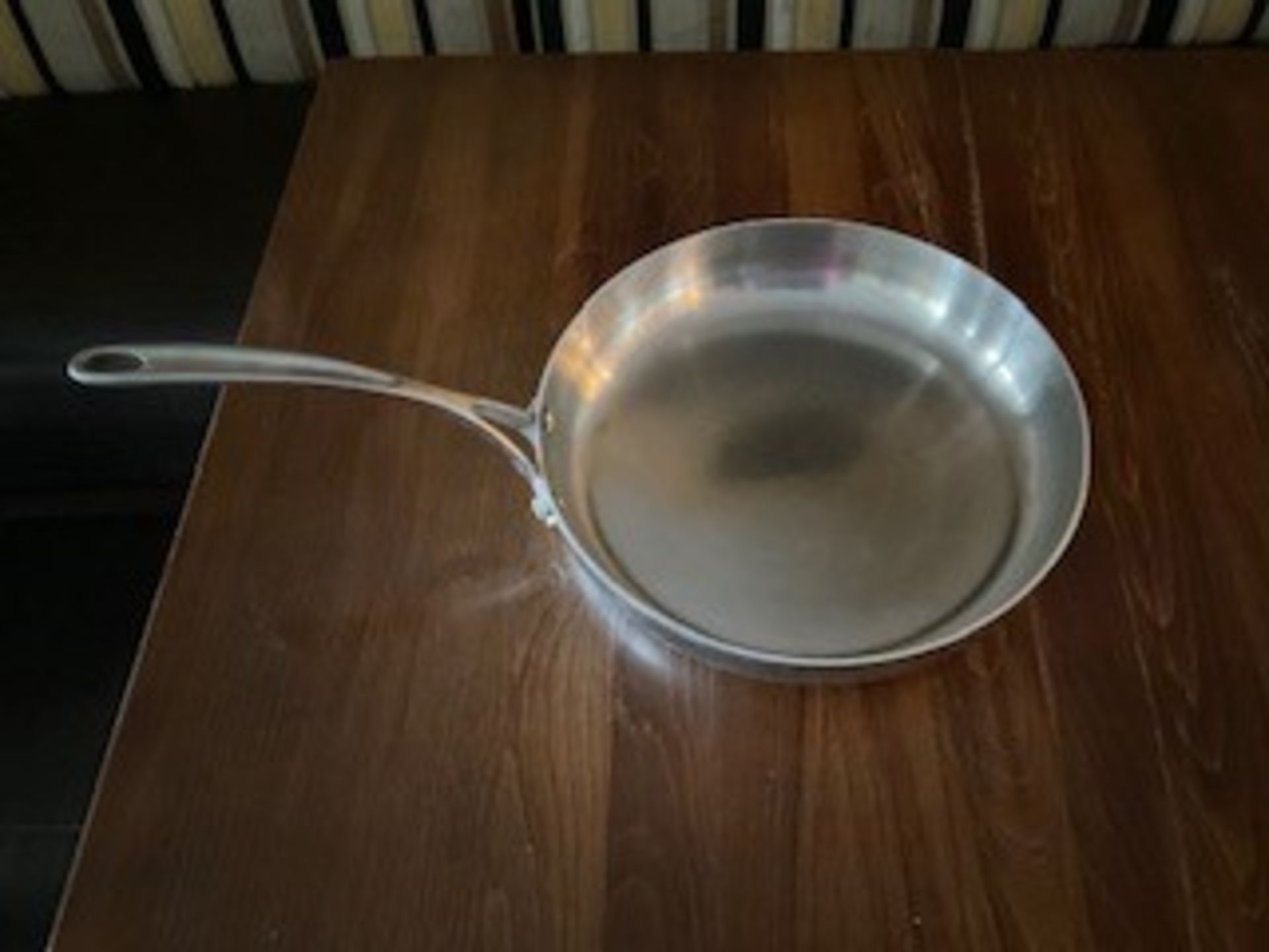 Vogue Frying Pan Stainless Steel 28cm - Image 3 of 3