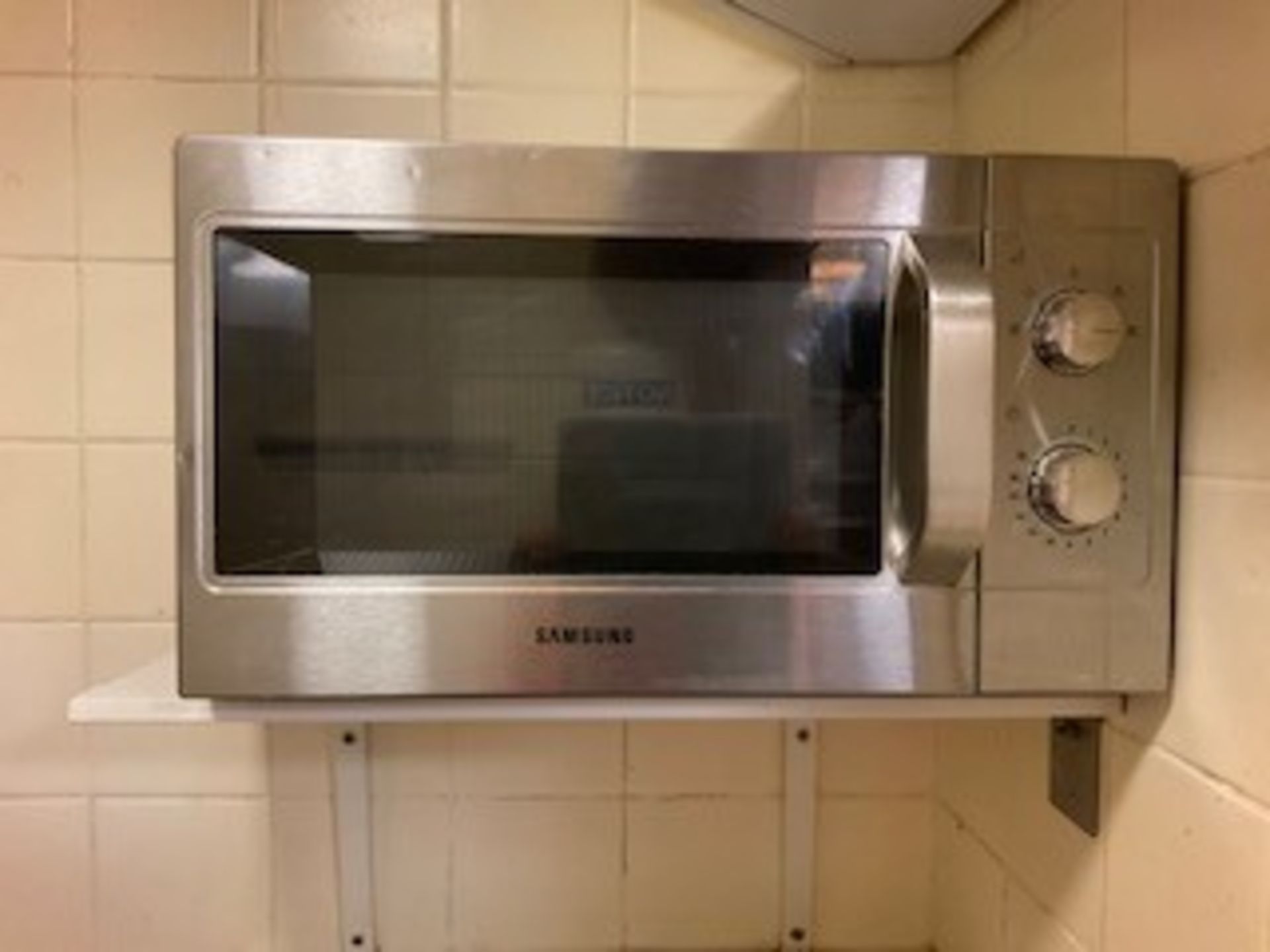 Samsung Microwave - Image 2 of 3