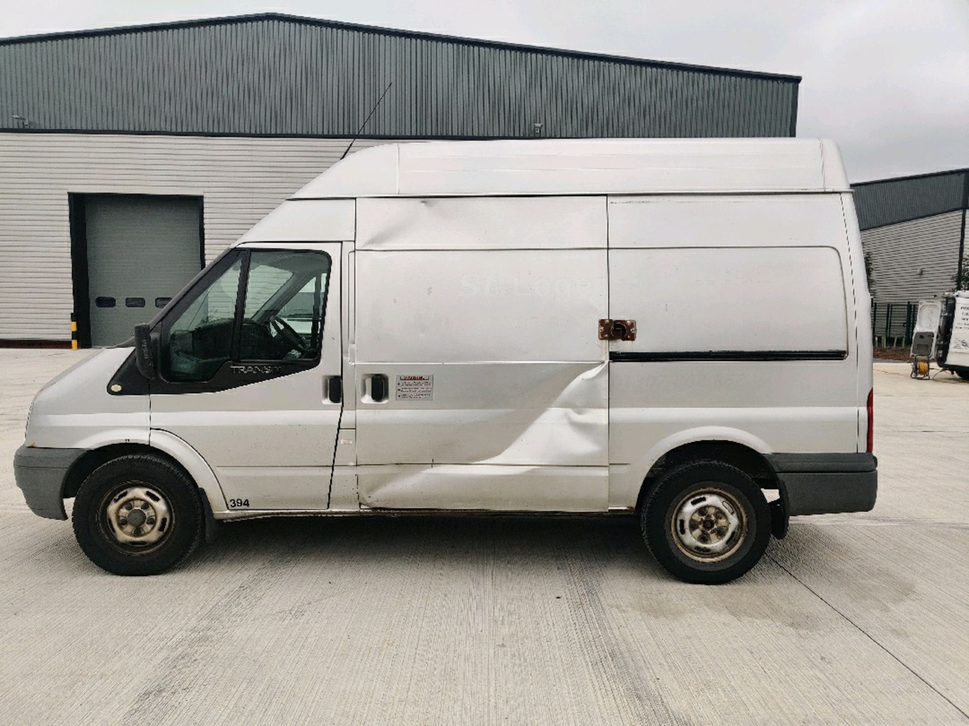 ENTRY DIRECT FROM LOCAL AUTHORITY Ford transit YR59HXD - Image 4 of 21