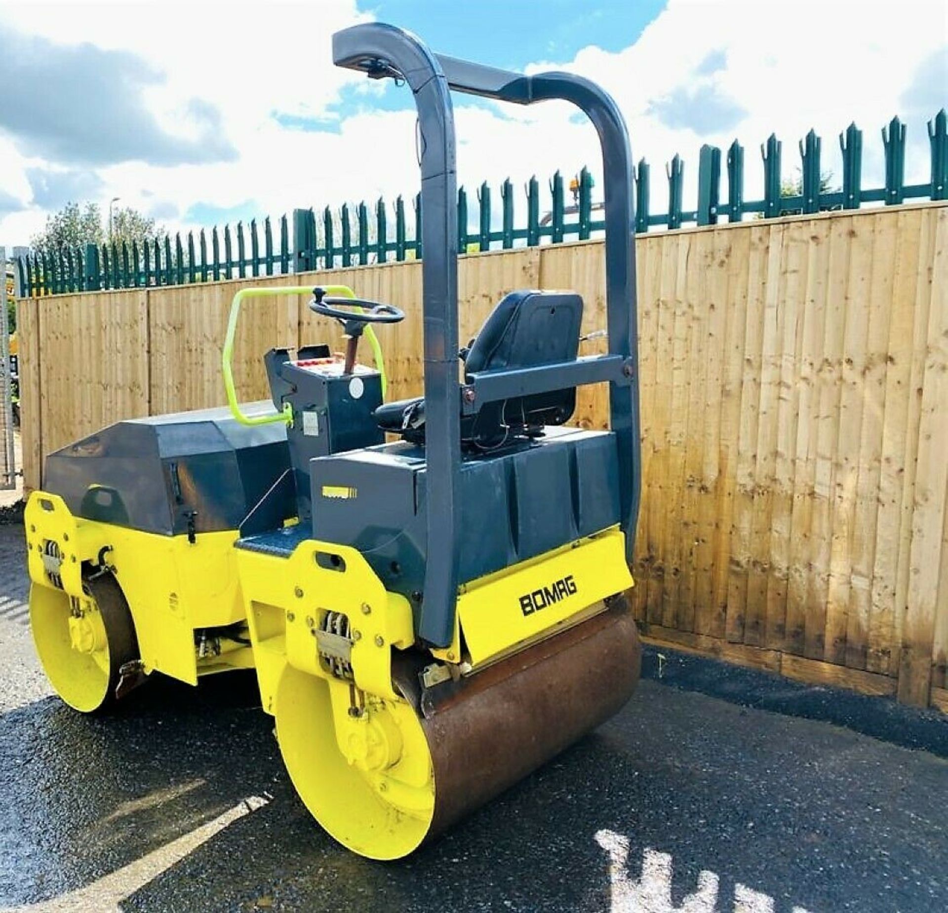 Bomag BW 120 AD-3 Tandem Roller 2001 - Image 3 of 10