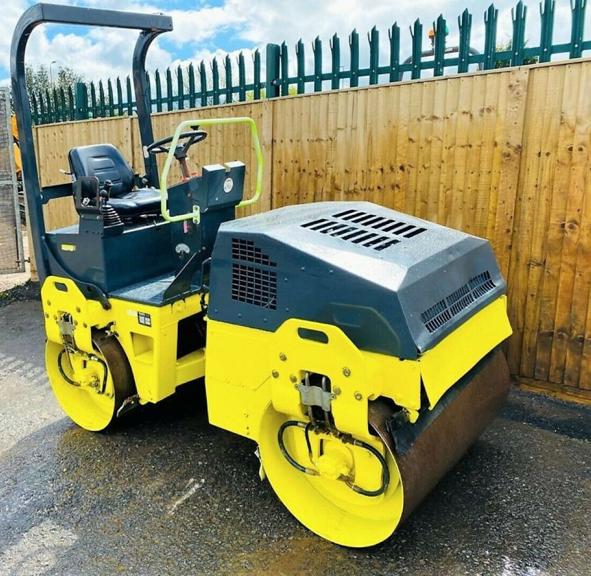 Bomag BW 120 AD-3 Tandem Roller 2001 - Image 2 of 10