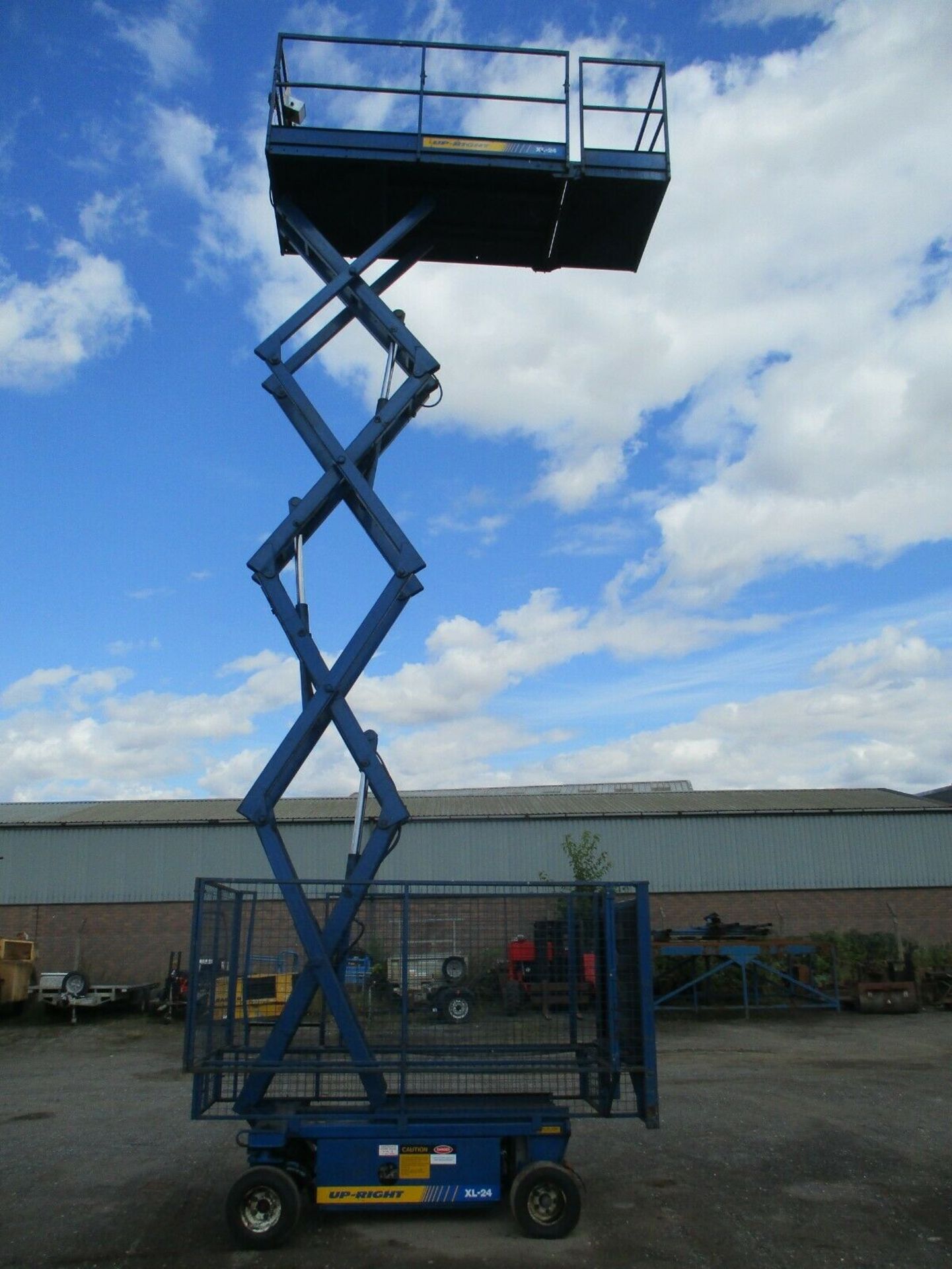 Upright XL24 Scissor Lift - Image 9 of 13