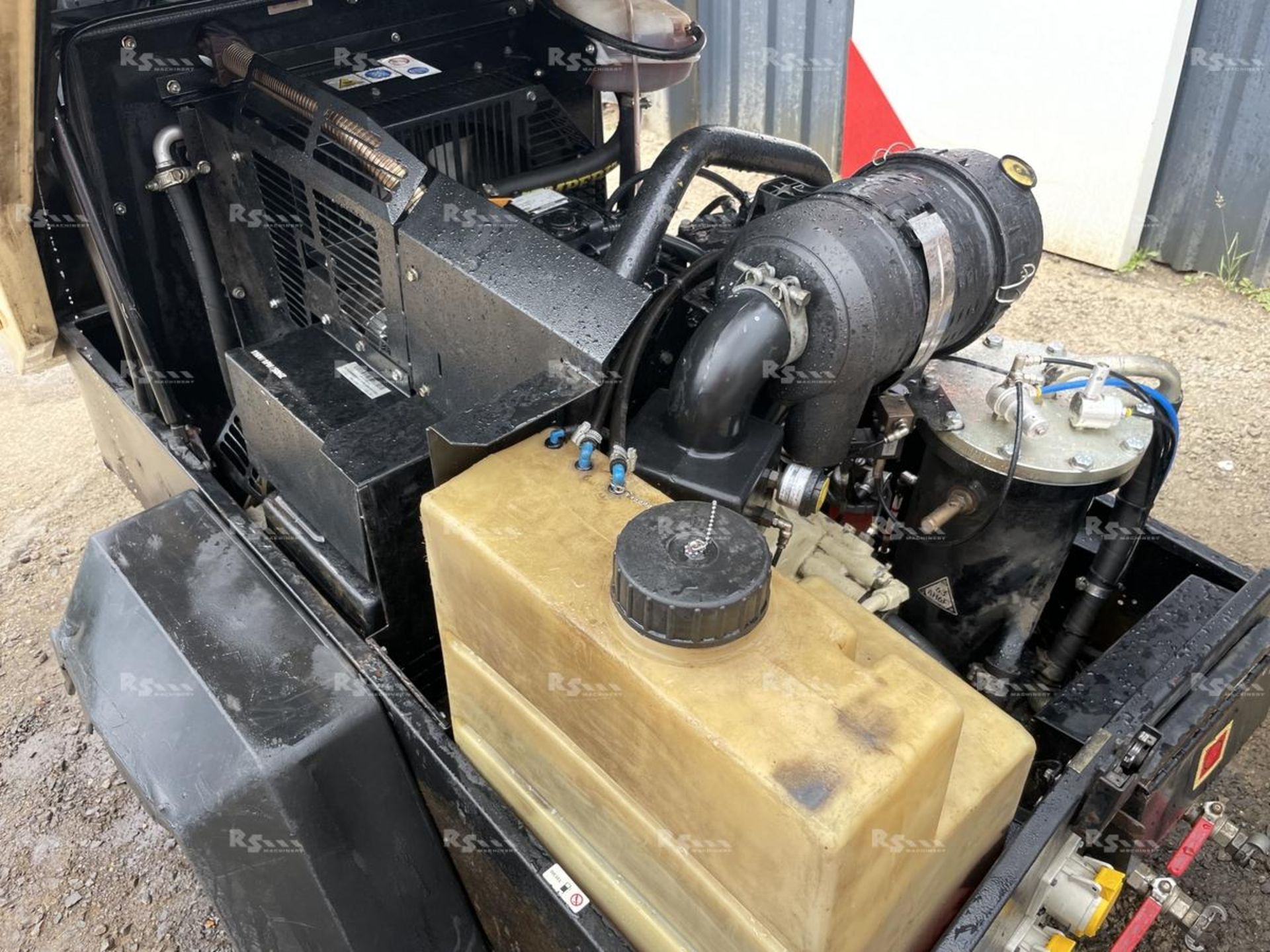 Compressor Doosan 7/31 + Generator - Image 9 of 10