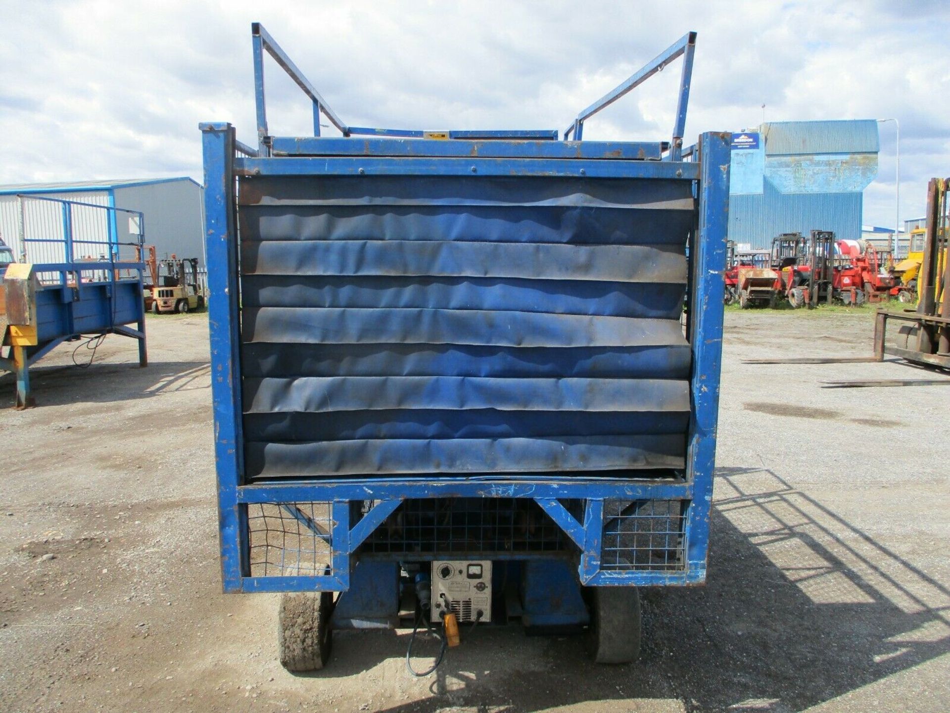 Upright XL24 Scissor Lift - Image 5 of 13