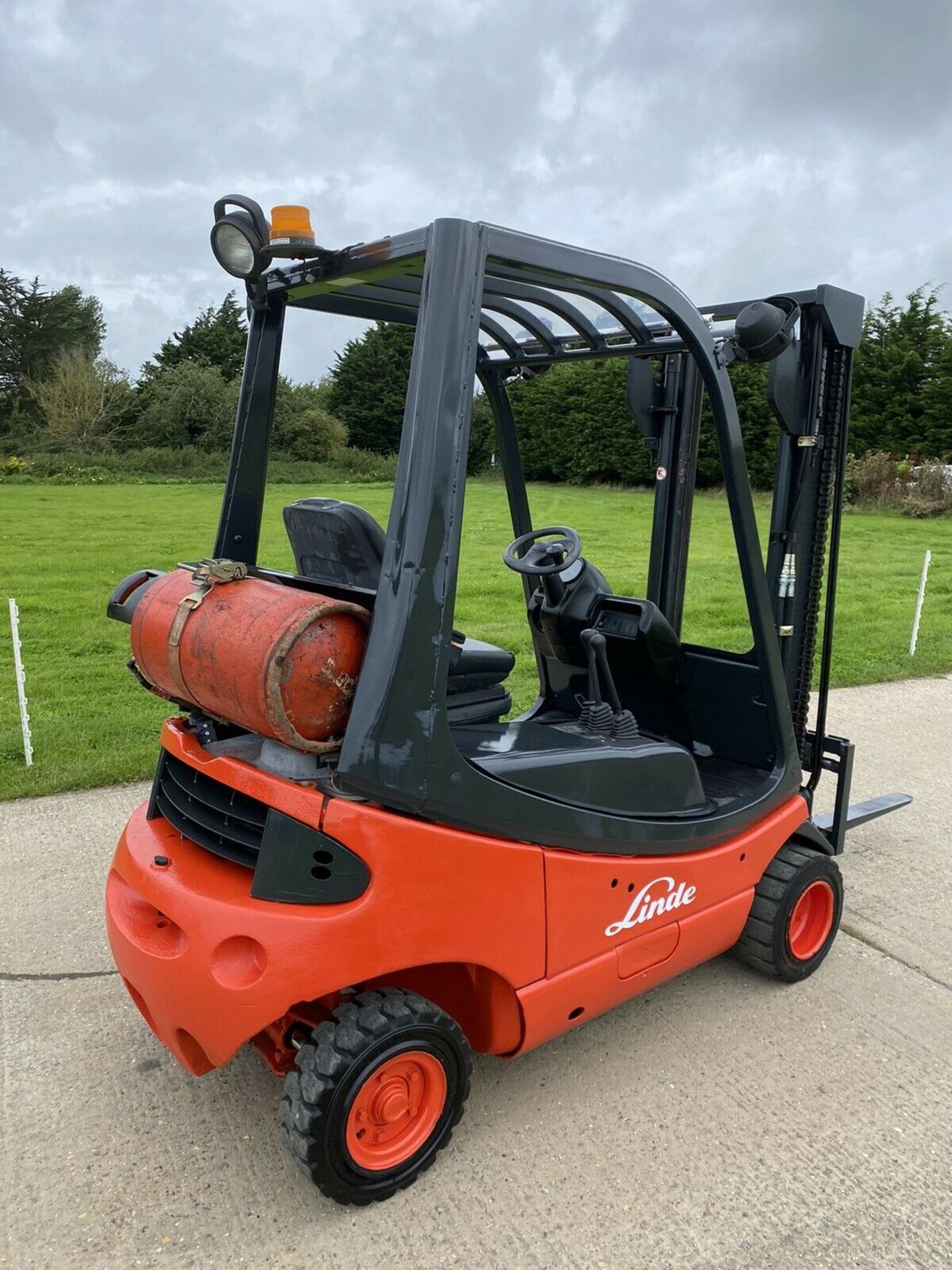 Linde 1.8 Tonne Gas Forklift - Image 3 of 6