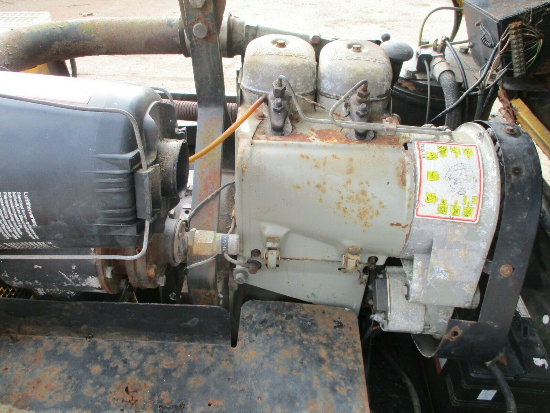 Towable Diesel Air Compressor - Image 5 of 9