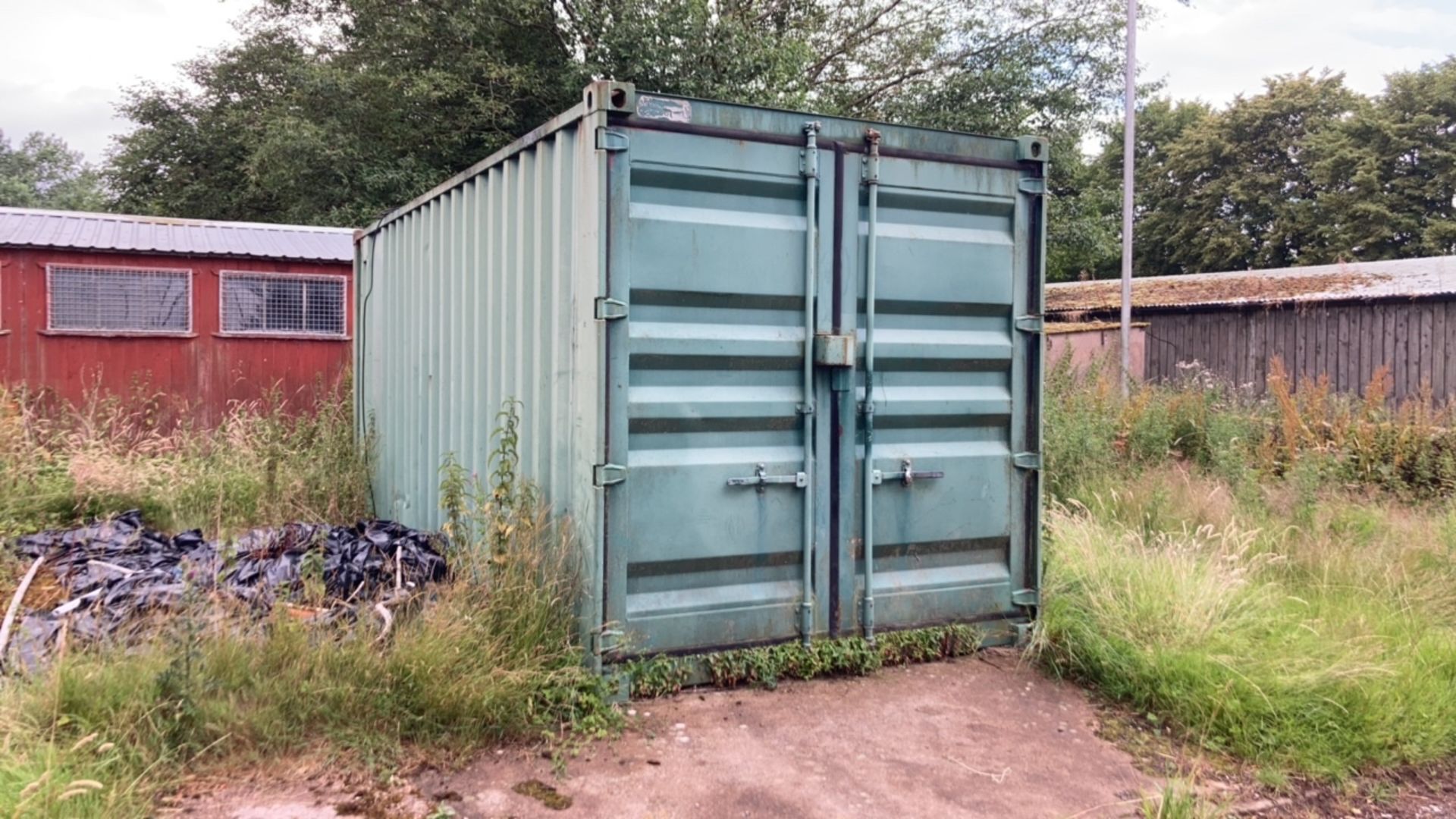 Shipping Container And Sports Equipment - Bild 14 aus 14