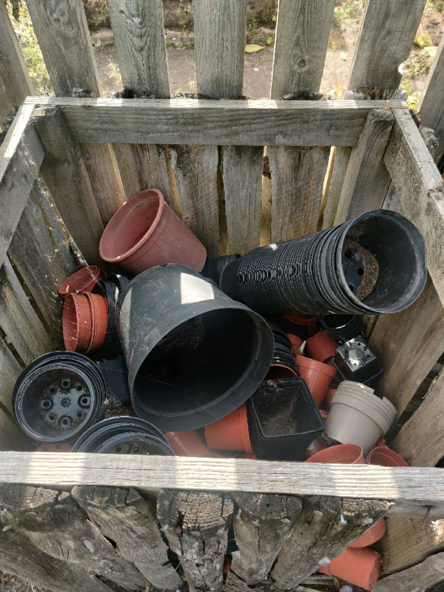 Selection of potting buckets - Image 4 of 9