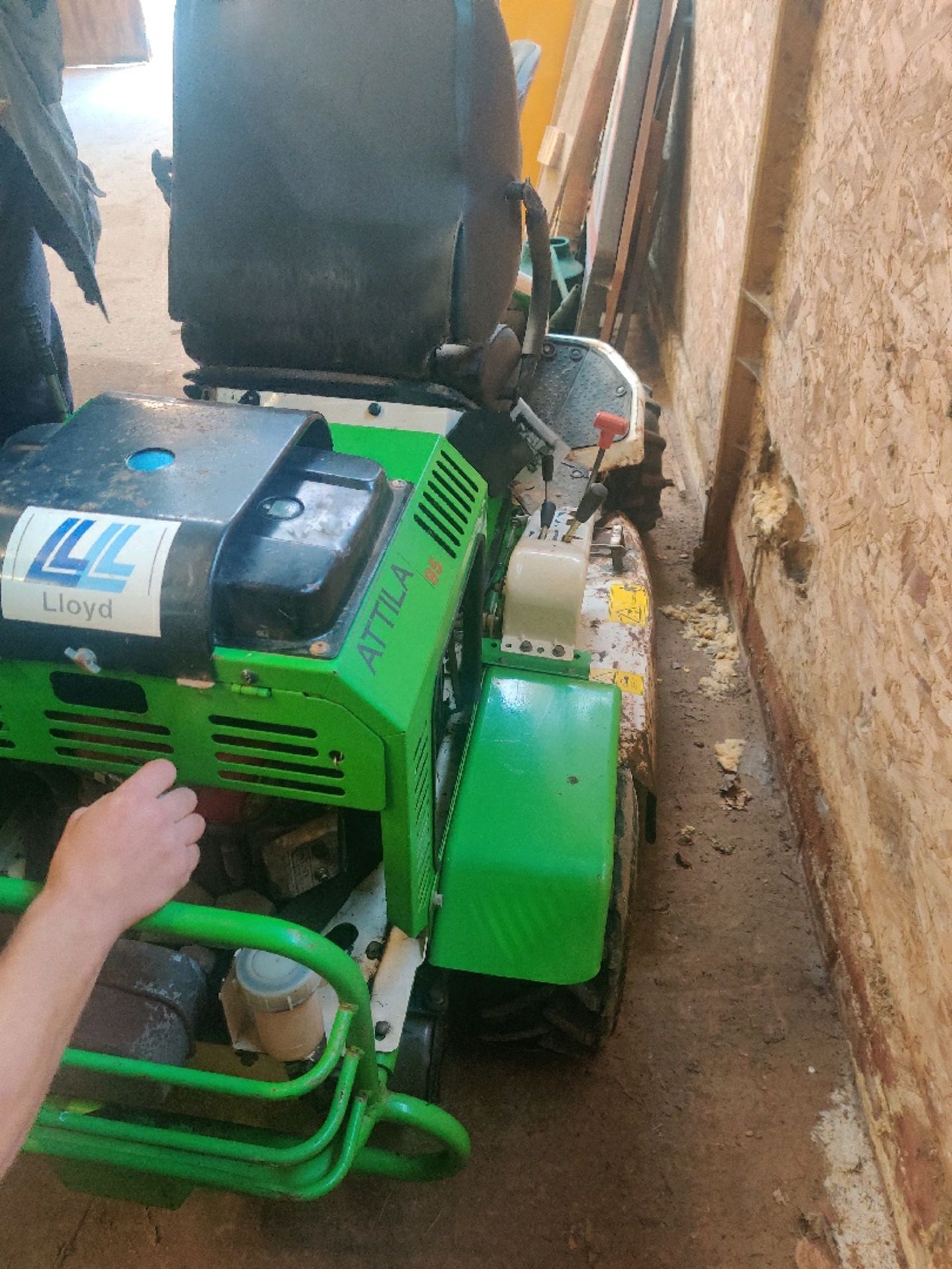 Brush Cutter - Image 5 of 6