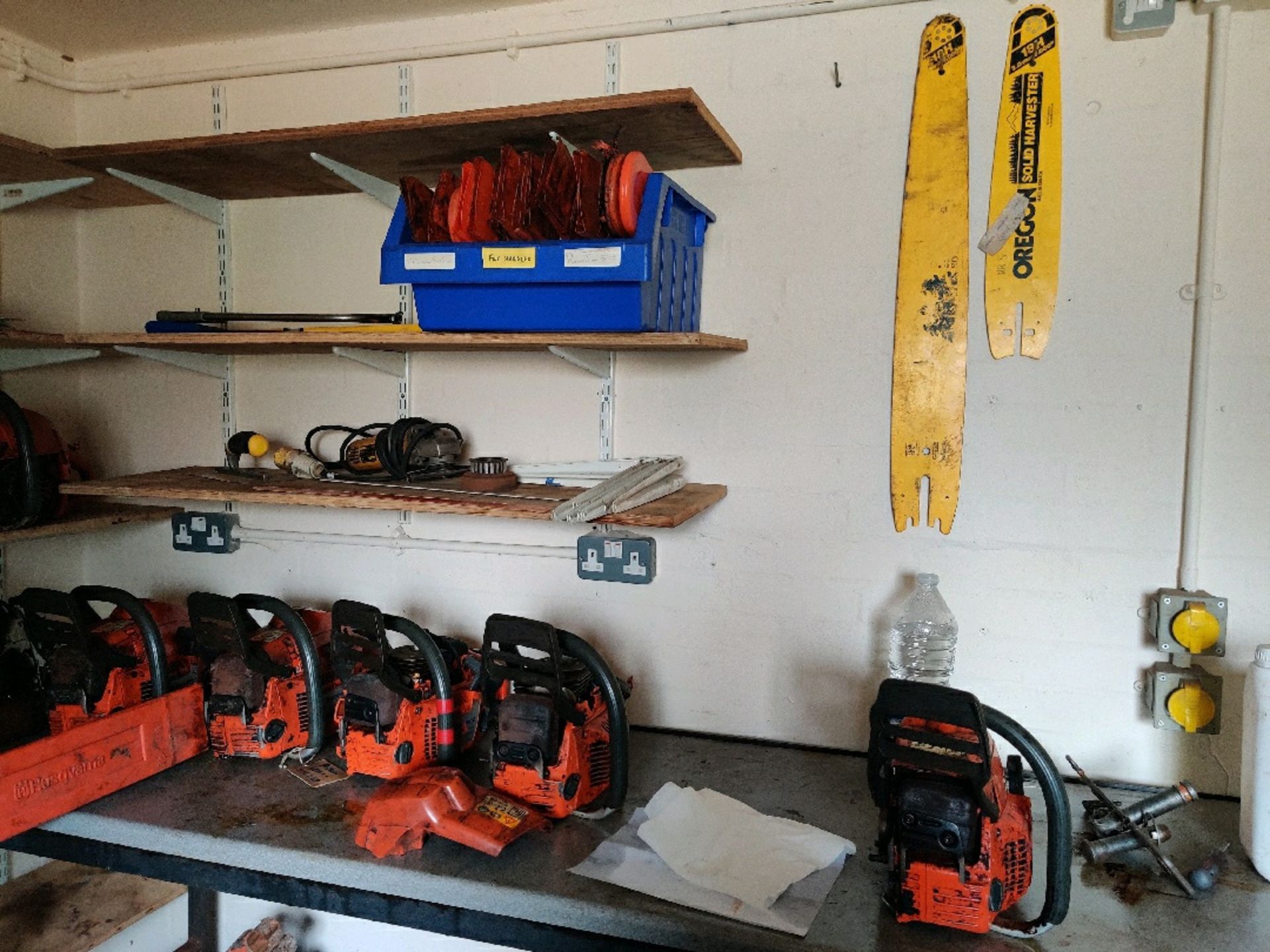 Selection of chain saws - Image 2 of 11