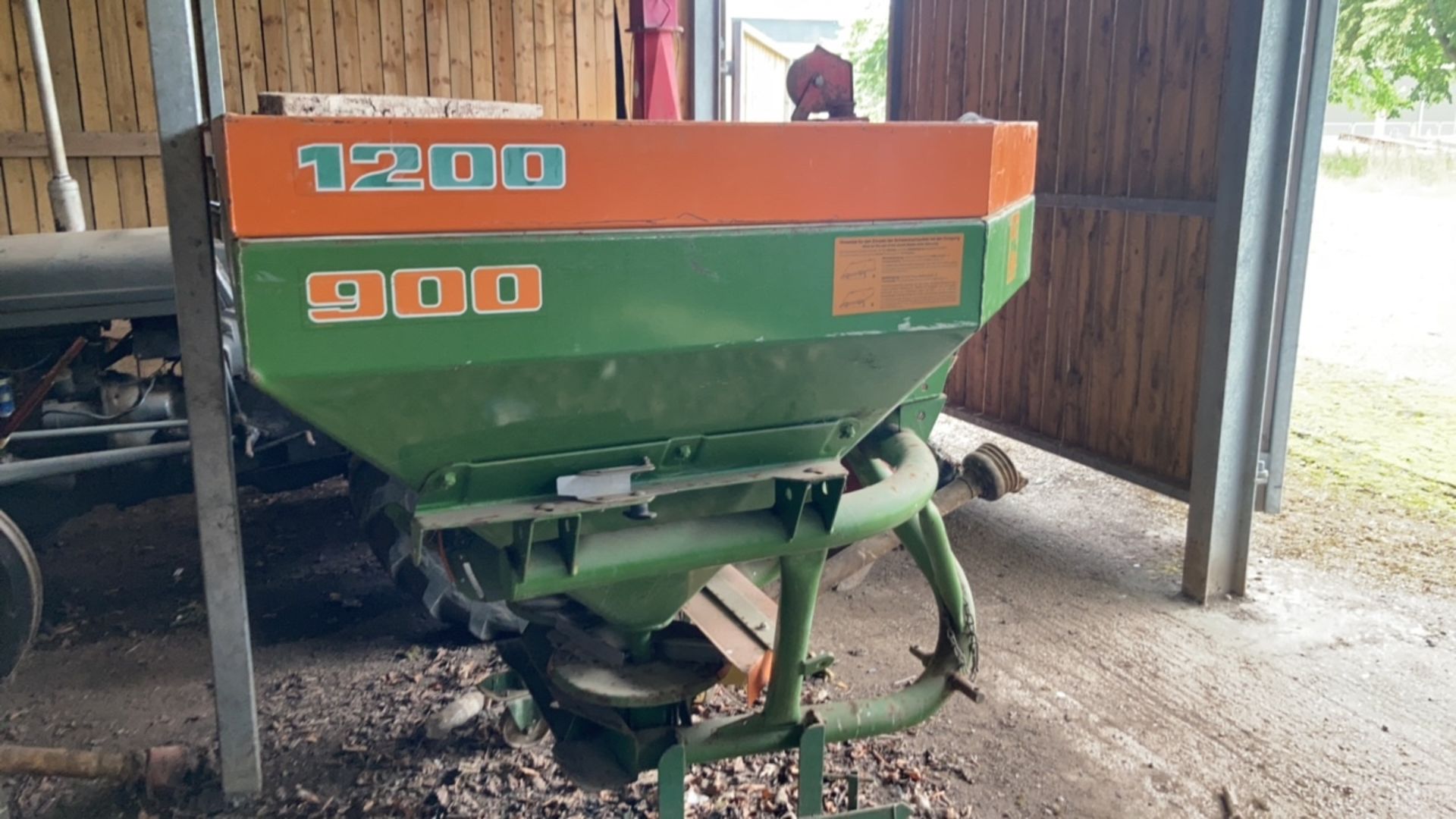 Fertiliser Spreader - Image 2 of 5