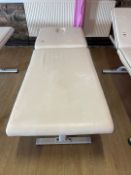 Inclinable Massage Table