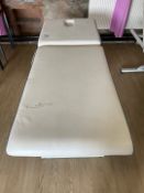 Inclinable Massage Table