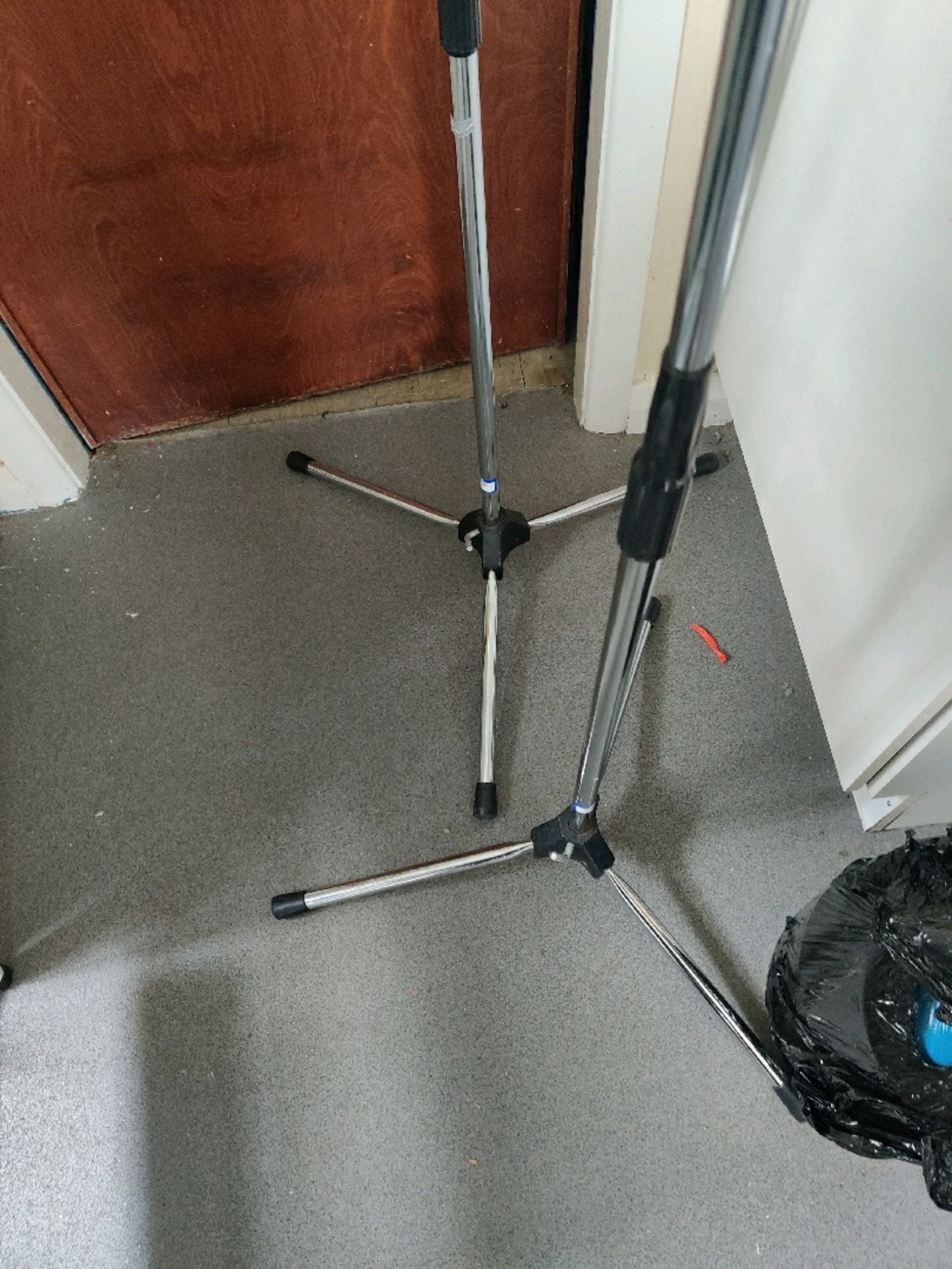 Microphone stands - Image 4 of 4