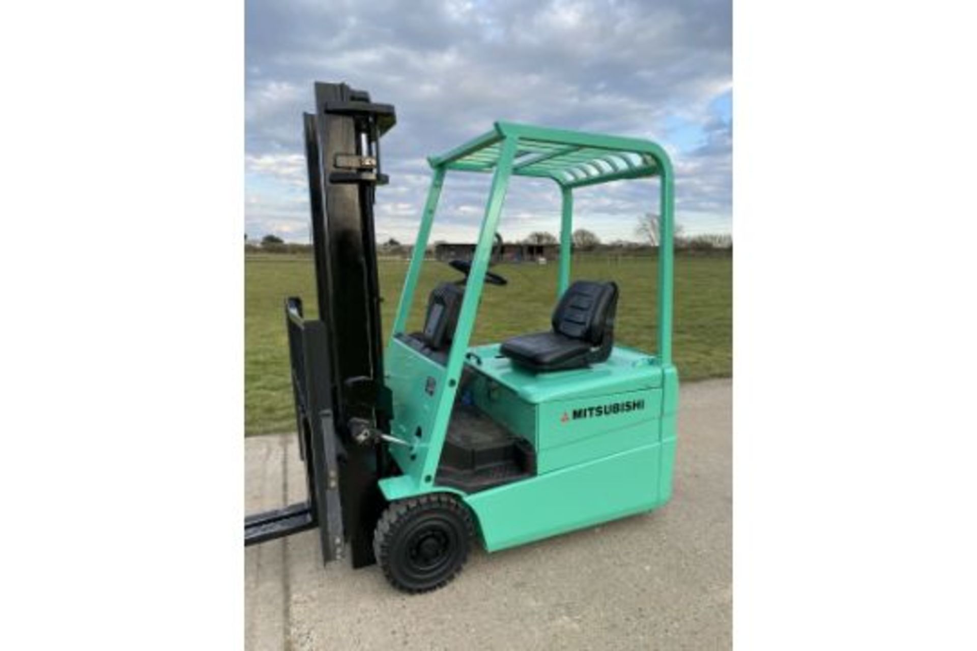 Mitsubishi forklift truck - Image 2 of 6