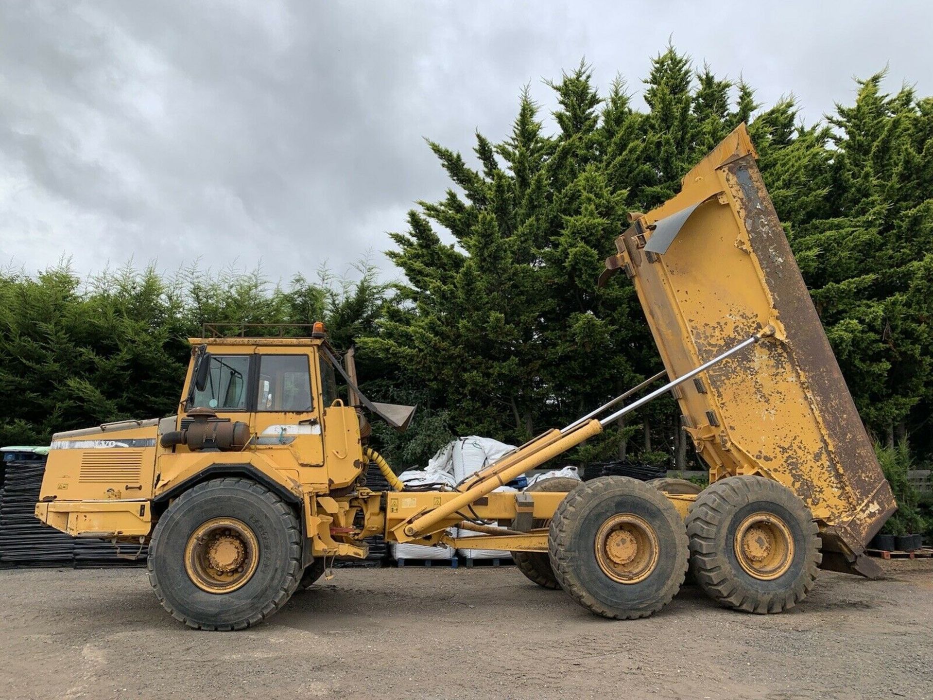 VOLVO A25C 6X6 Dumper Truck Articulated Dump Truck - Image 8 of 8