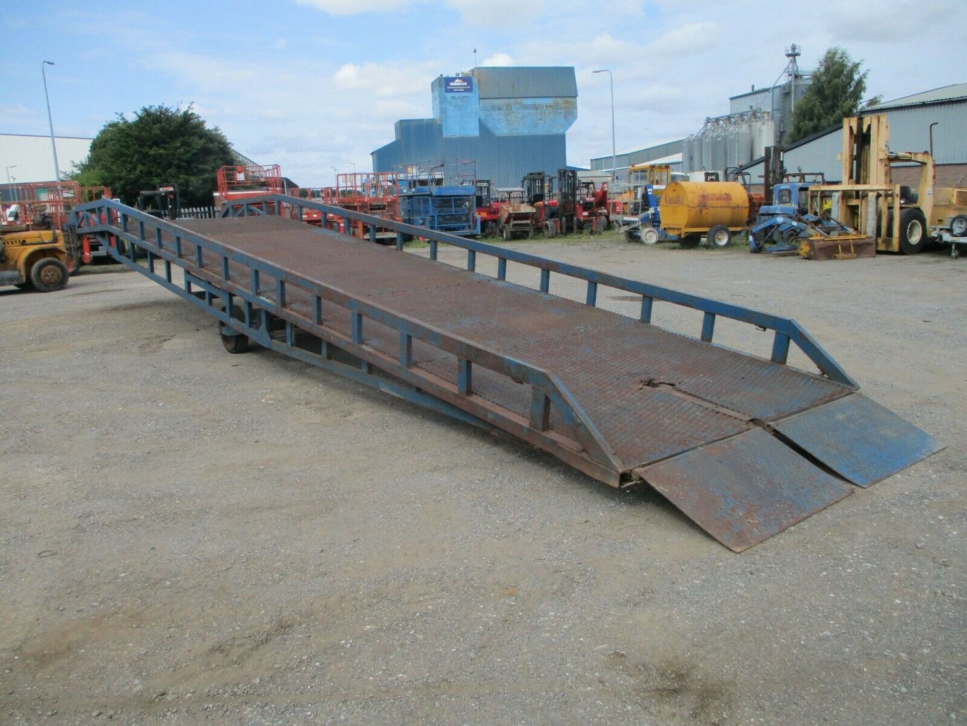 Chase Loading ramp container ramps dock forklift yard mobile titan