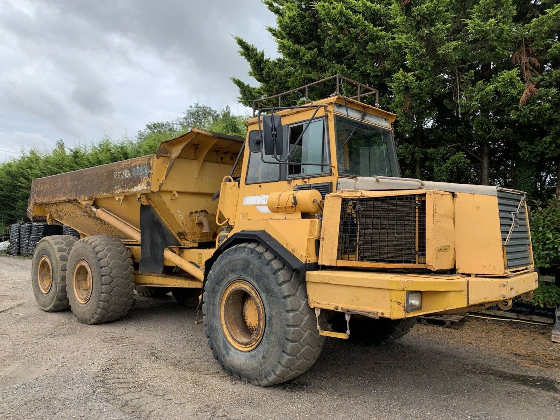 VOLVO A25C 6X6 Dumper Truck Articulated Dump Truck - Image 2 of 8