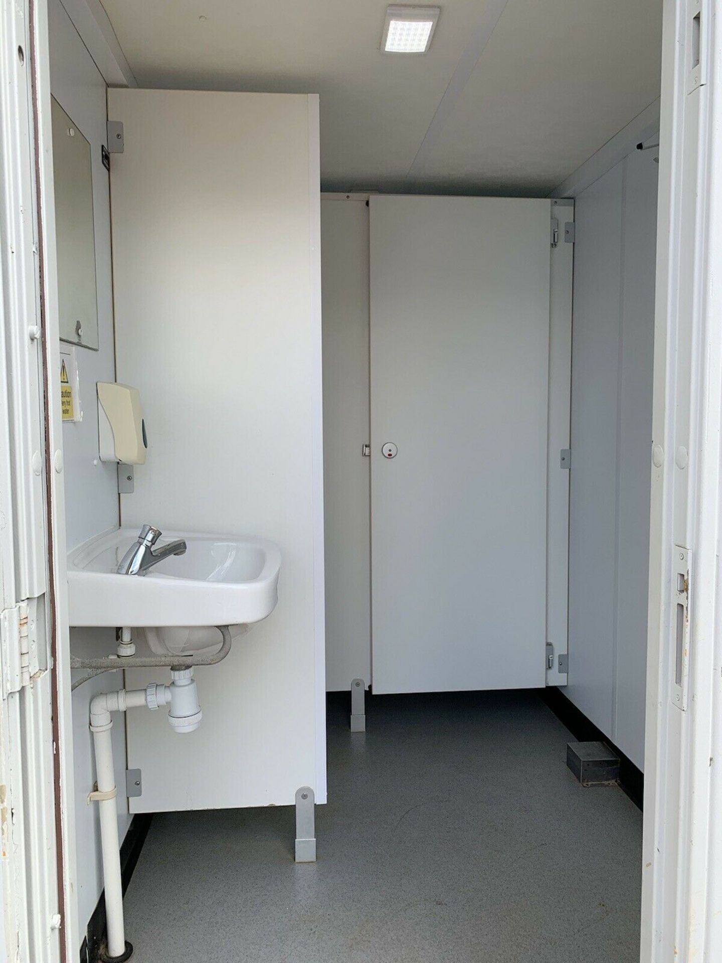 ECO Welfare Unit Site Cabin Canteen Generator Toilet Portable Anti Vandal Steel - Image 4 of 11