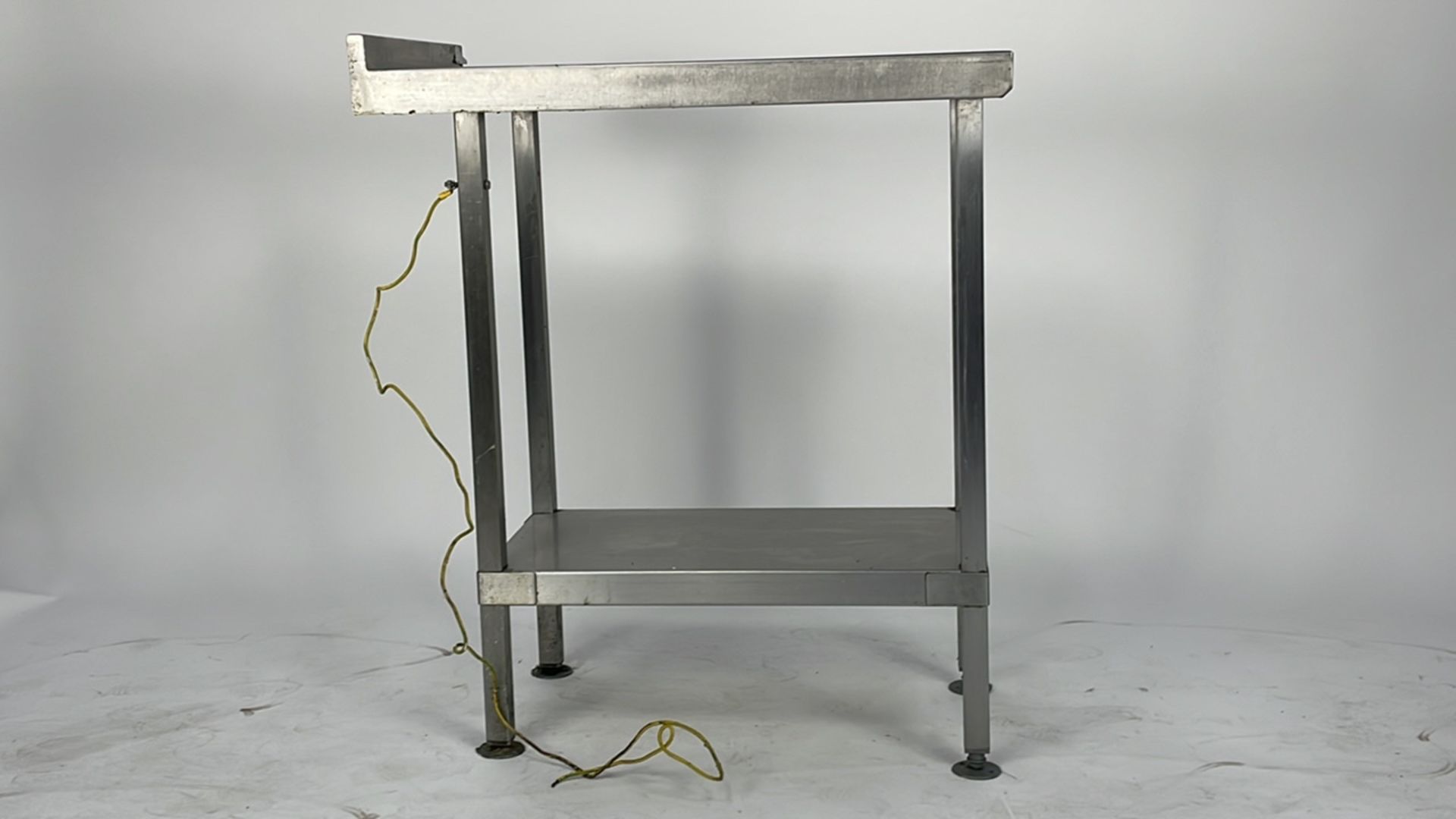 Stainless steel prep table