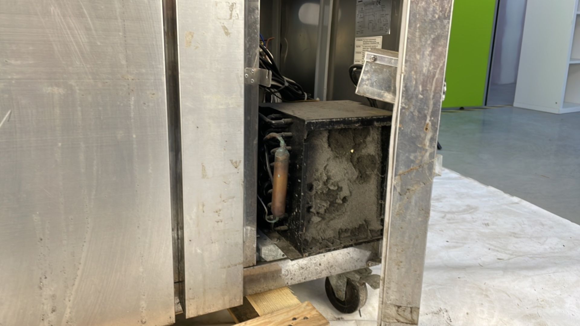 Polar counter gastro refrigeration 2 door - Image 3 of 5